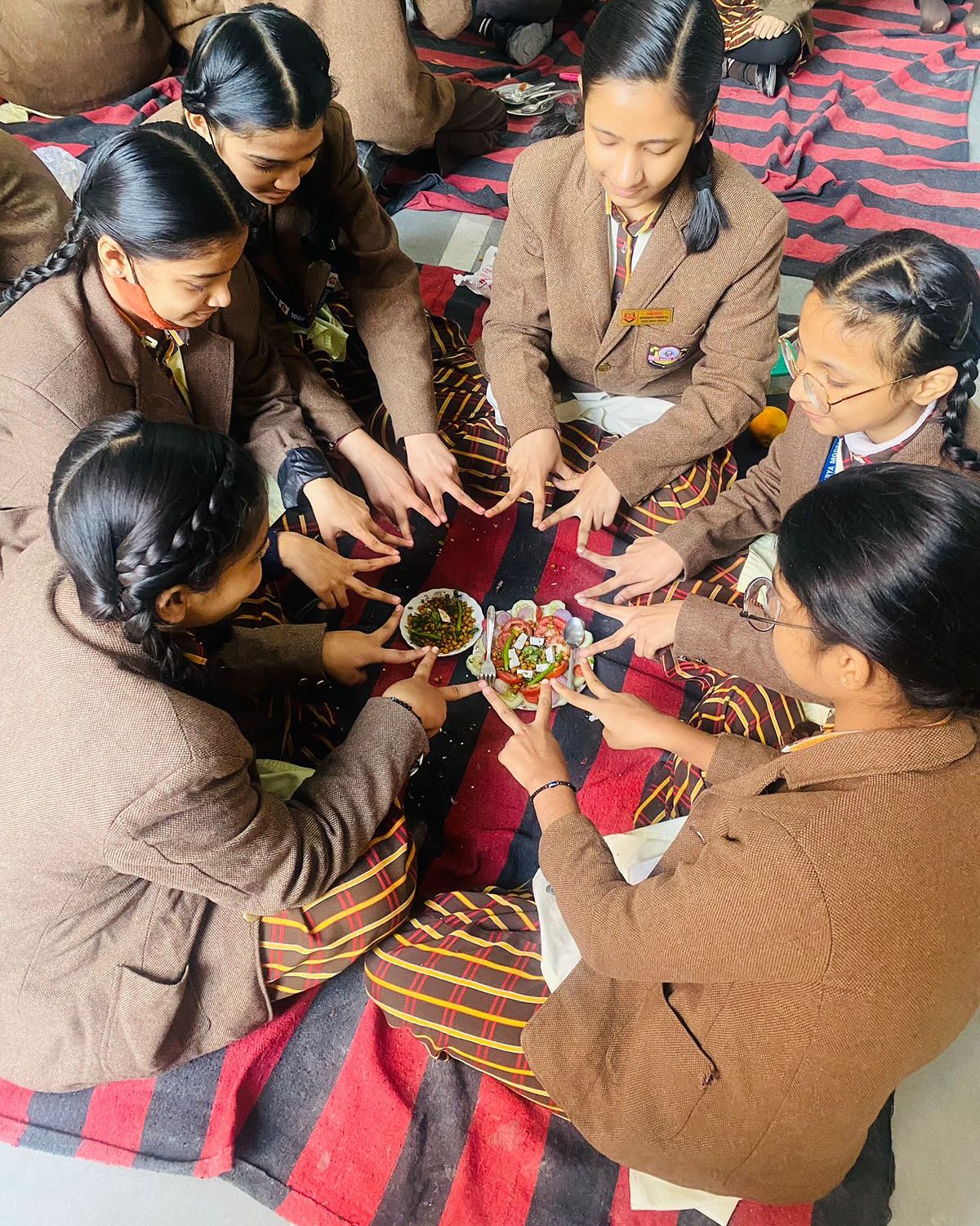 🌟 The Impact Report 2023-2024 is HERE—See How We’re Making a Difference! 🌟
At Foodshaala, we believe that knowledge is power—and that access to nutritious food changes lives. This year, through nutrition talks, cooking workshops, and summer camps, we saw real transformation:
🍏 73% of children improved their knowledge, attitude, and behavior toward healthy eating
🥦 90% made positive changes in at least one key area
👩👧 Families are making better food choices than ever before!
📢 Our Impact Report captures this journey—check it out to see how we’re shaping a healthier future!
💪 Together, we can do even more! Support our mission and help more children and families make better eating choices.
🔗 Read the full report here: https://www.foodshaala.org/_files/ugd/57f766_bdb598379f4148d5979c7a0223413301.pdf
#HealthyLiving #NutritionMatters #FoodshaalaImpact #BetterChoicesBetterLives #FuelingChange