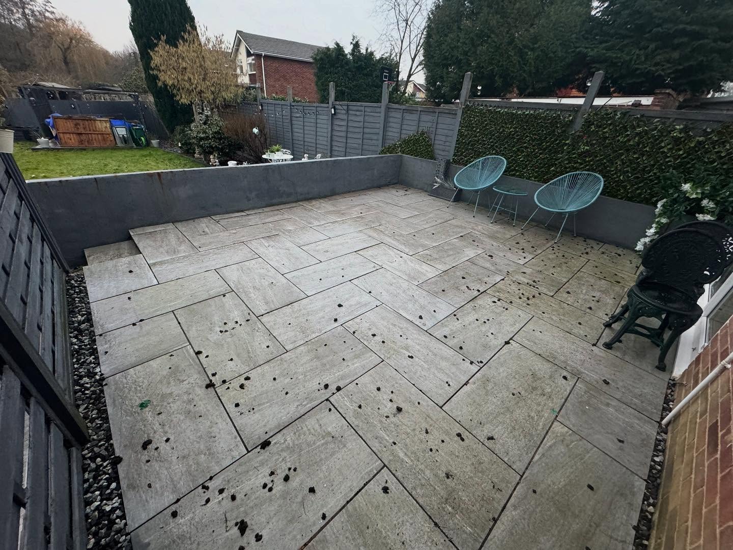 P • R • O • J • C • T-H • O • N • E • Y • P • O • T • S
💫 WOW 💫
WHAT A TRANSFORMATION❗️❗️❗️❗️
This was a very exciting project with lots of different features and areas to concentrate on.
This stunning garden is now boasting with class
120sqm of light grey porcelain featuring a beautiful anthracite border
Bull nose steps 🤤🤤
Venetian fencing with a shed area tucked away in the corner with a blended in gate
Lovely pergola area
And to top it off, there is a outdoor kitchen area, with porcelain worktops, cupboard storage and a area for the customers new BBQ 🥵🥵
Garden lights & sockets around the garden too. What more could you want? This is now a fantastic place to entertain for every occasion.
Feel free to contact us for a free quote 📱
TLC’S 💁🏼♂️ #porcelain #border #pergola #outdoorkitchens #bullnose #steps #landsaping #instagarden #turf #followme