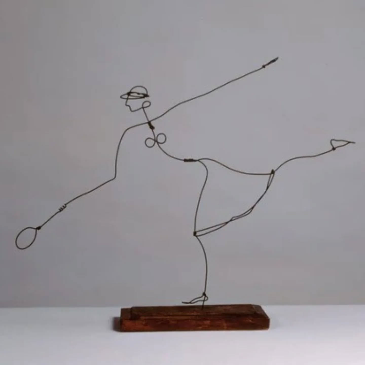 The Ladies Champion is delighted with artist Alexander Calder for making the sculpture depicting her balancing on one toe to return a ball.
@johnsteedartist
#instagramimagetennis #new.balls.please #alexandercalder #helenwills