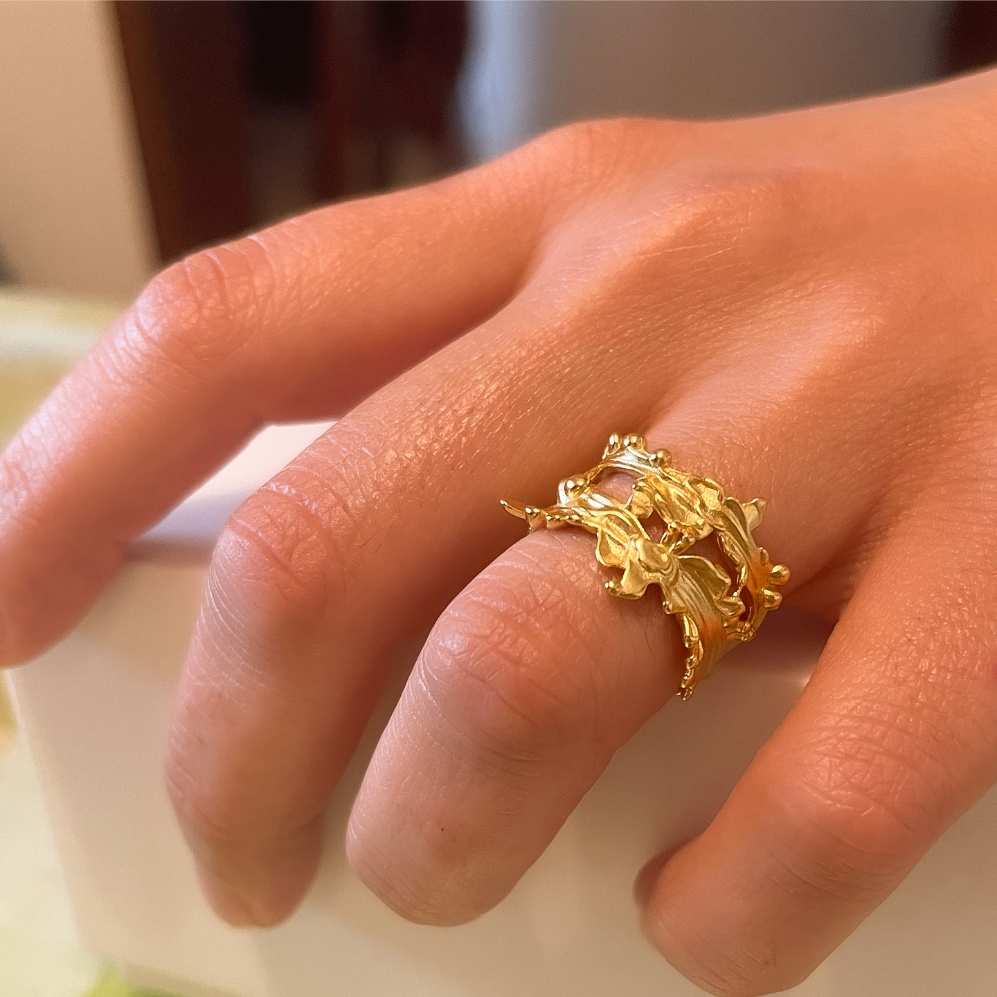 Embrace the magic of the Ivy!
#voltaferre #rings #handmaderings #handmadejewelry #ringstack #april #spring #fashion