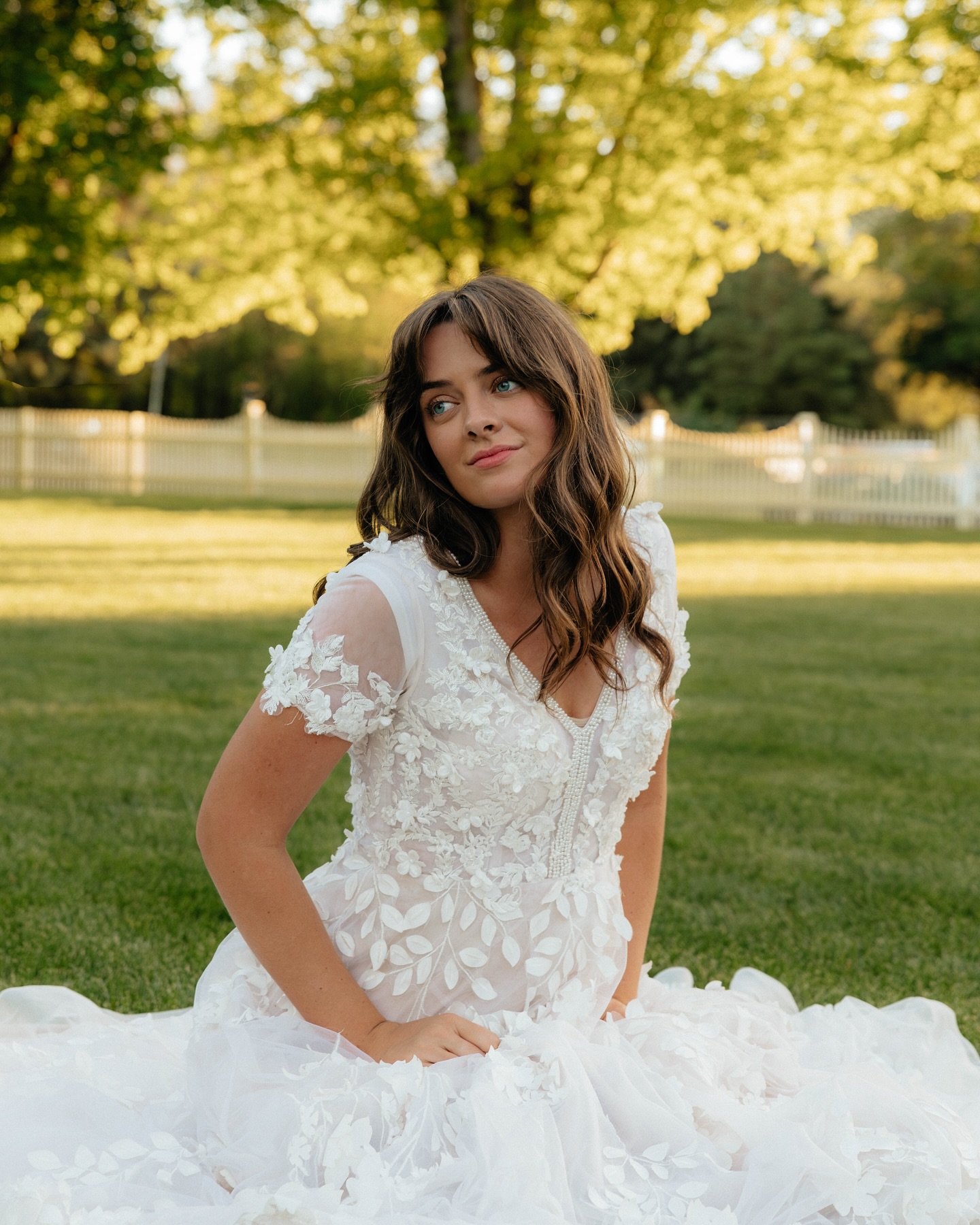 In honor of it finally being April, here’s a little green in your feed 🌱
Host: @pink.petal.co
Makeup/hair: @kikiwestbeauty
Bride: @joanneslinford
Florals: @collette_blooms @pink.petal.co
#saltlakecityphotographer #loveandwildhearts #saltlakecityelopement #northernutahphotographer #utahisbeautiful #utahunique #saltlakecity #visualambassadors #utahphotography #utahweddings #posepatch #utahisrad