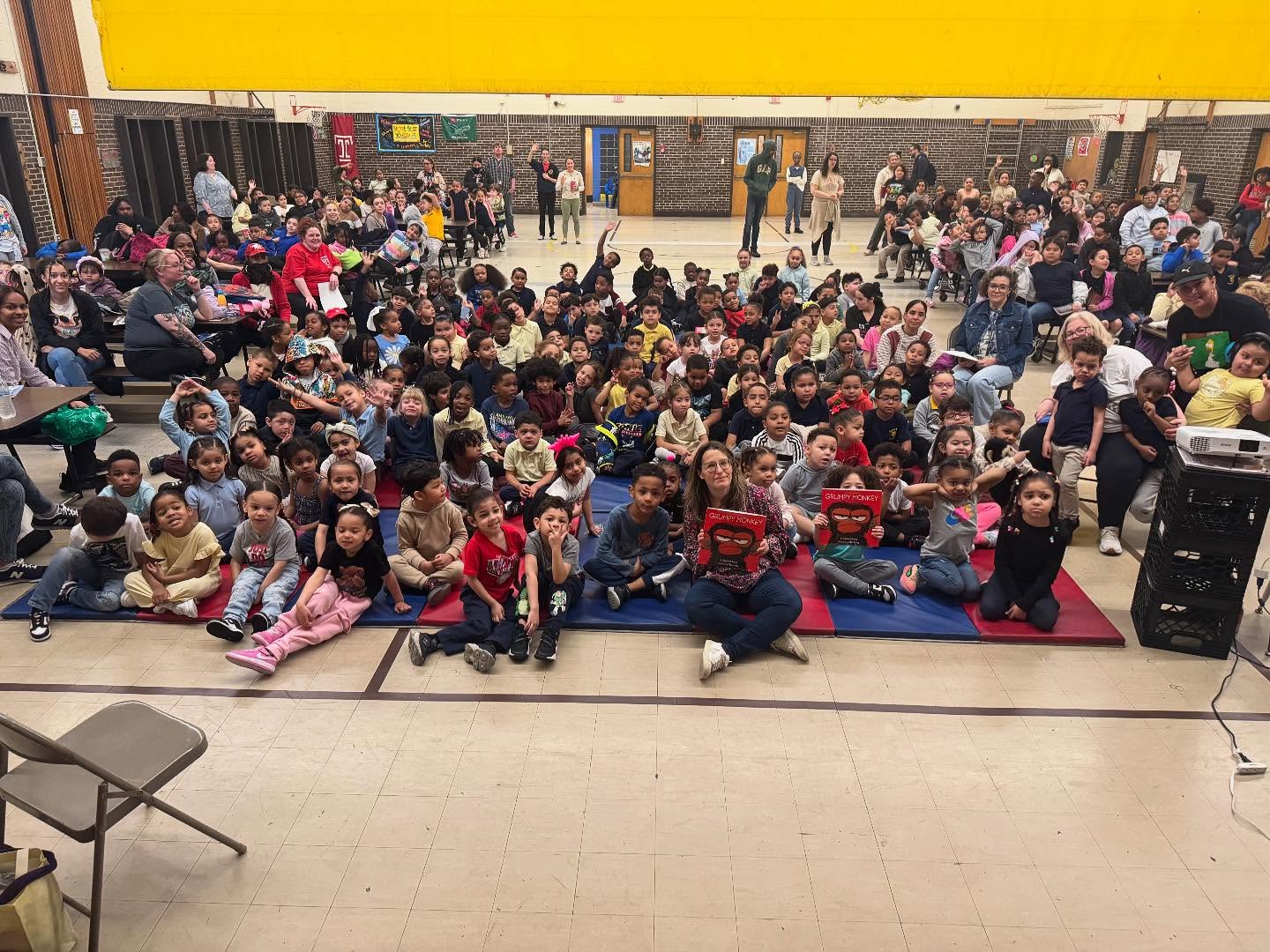 We had an unforgettable day at Bayard Taylor Elementary in Philadelphia on Friday, April 4, as we welcomed the amazing Grumpy Monkey author, Suzanne Lang! 📚🐒✨ @bayardtaylorphl
1️⃣ Suzanne posed with joyful PreK–3rd grade students after an animated read-aloud and fun-filled Q&A.
2️⃣ Students proudly shared their colorful Grumpy Monkey masterpieces!
3️⃣ Suzanne took time to autograph some of the kids’ books and artwork—such a special moment for our young readers!
4️⃣ Everyone was treated to a reading of Suzanne’s newest release, Grumpy Monkey: Mom for a Day—a hit with the whole room!
5️⃣ Earlier this year, Books in Homes held a “Draw a Friend for Jim Panzee” contest. Suzanne and her husband, illustrator Max Lang, selected the winning friend—and Max brought them to life in a one-of-a-kind illustration alongside Jim Panzee! 🖍️💛 @maxtobiaslang
6️⃣ We wrapped up the day with smiles all around—Suzanne, Executive Director Kate Bowersox, Site Literacy Coordinators Leah Petrucci and Lauren Thomas, and of course… Jim Panzee himself!
Thank you, Suzanne (and Max!), for helping us celebrate creativity, connection, and the joy of storytelling. 💫📖 #BooksInHomesUSA #GrumpyMonkey #AuthorVisit #LiteracyMatters #BayardTaylorElementary #ReadAloudMagic