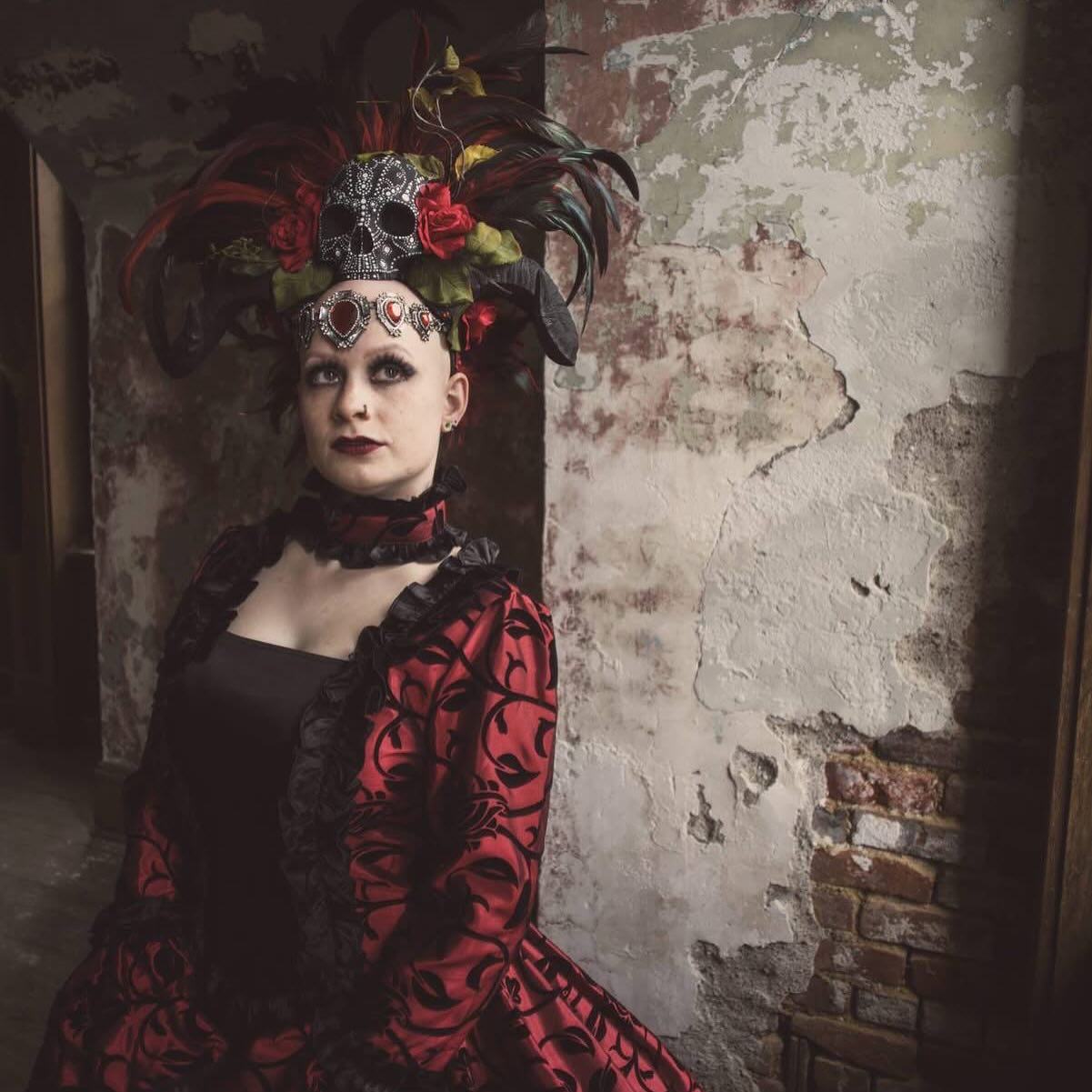 Check out this stunning magical photo with the wonderful Model @lilj1313
captured by the amazing @chadharnish —————————————————————Make sure to check out his work www.facebook.com/chad.harnish or https://www.instagram.com/chadharnish —————————————————————
#osr #ohiostatereformatory #headdress #victorian #victoriandress #haunted #hauntedprison
#photshoot #baldisbeautiful #alopeciaawareness #skull #skullheaddress #horns #hornheadress #featherheaddress #featherheadpiece