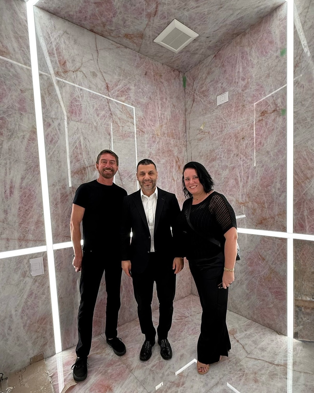 Thank you @emrebasman1 for inviting us to your beautiful facility in Hialeah! The meeting went great and we look forward to working with @arminaflorida in the future.
•
We also want to highlight the stunning backsplash that they supplied for the kitchen @kbshowhouse
•
Designed by:@rajnialexdesign