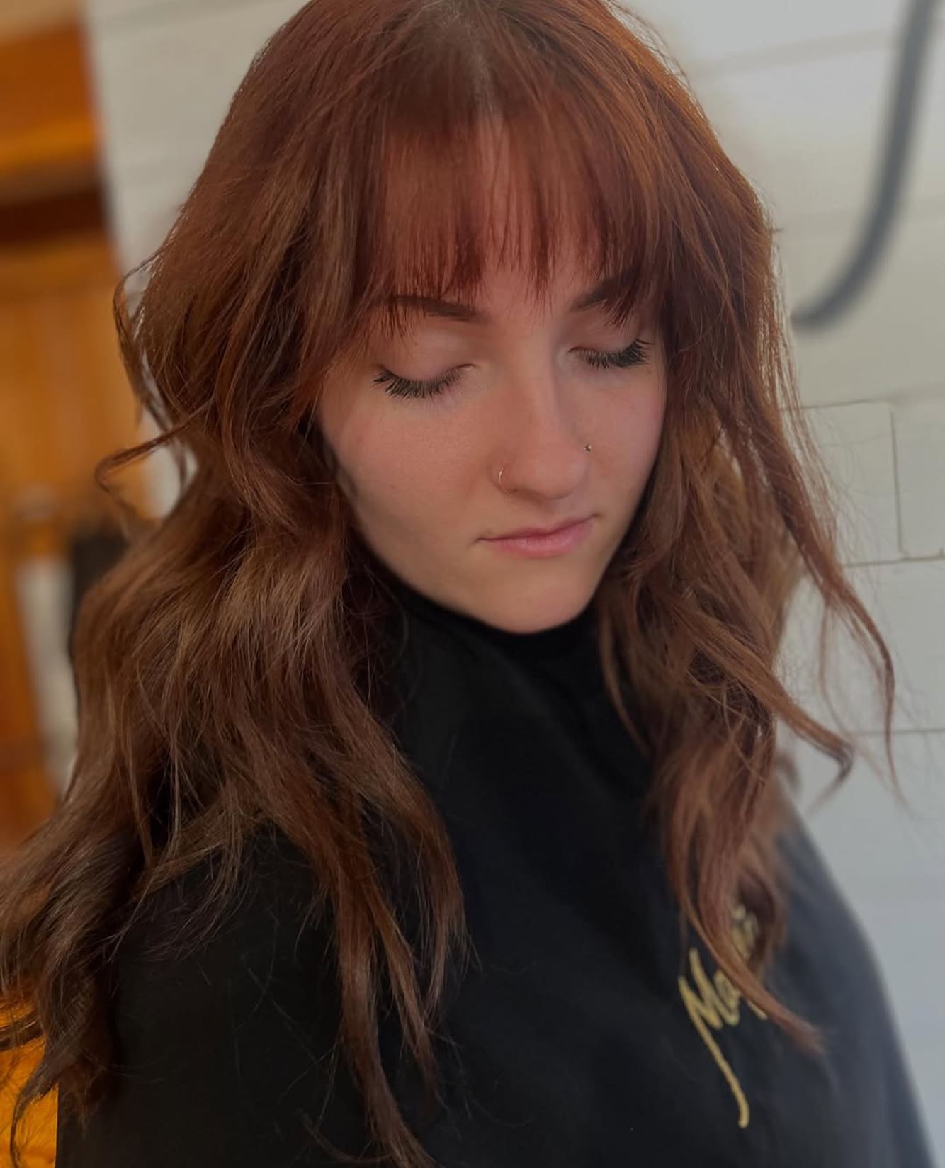✨ Fresh bangs and fun shaggy layers for a whole new vibe! 💇♀️ Ready to transform your look? Book with Erika at Maple Studios today and let’s create your perfect style! 🌟 #HairGoals #MapleStudios #NewLook