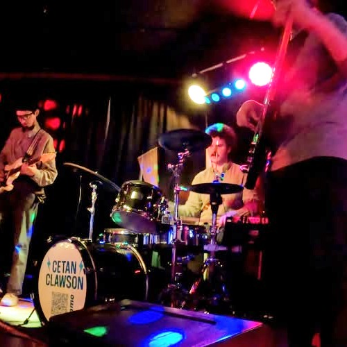 Do you like music, cold drinks, and a good party? Catch us at Mash tonight at 10pm, Fri Apr 4th!
https://mashbar.net/annarbor/ @mashannarbor