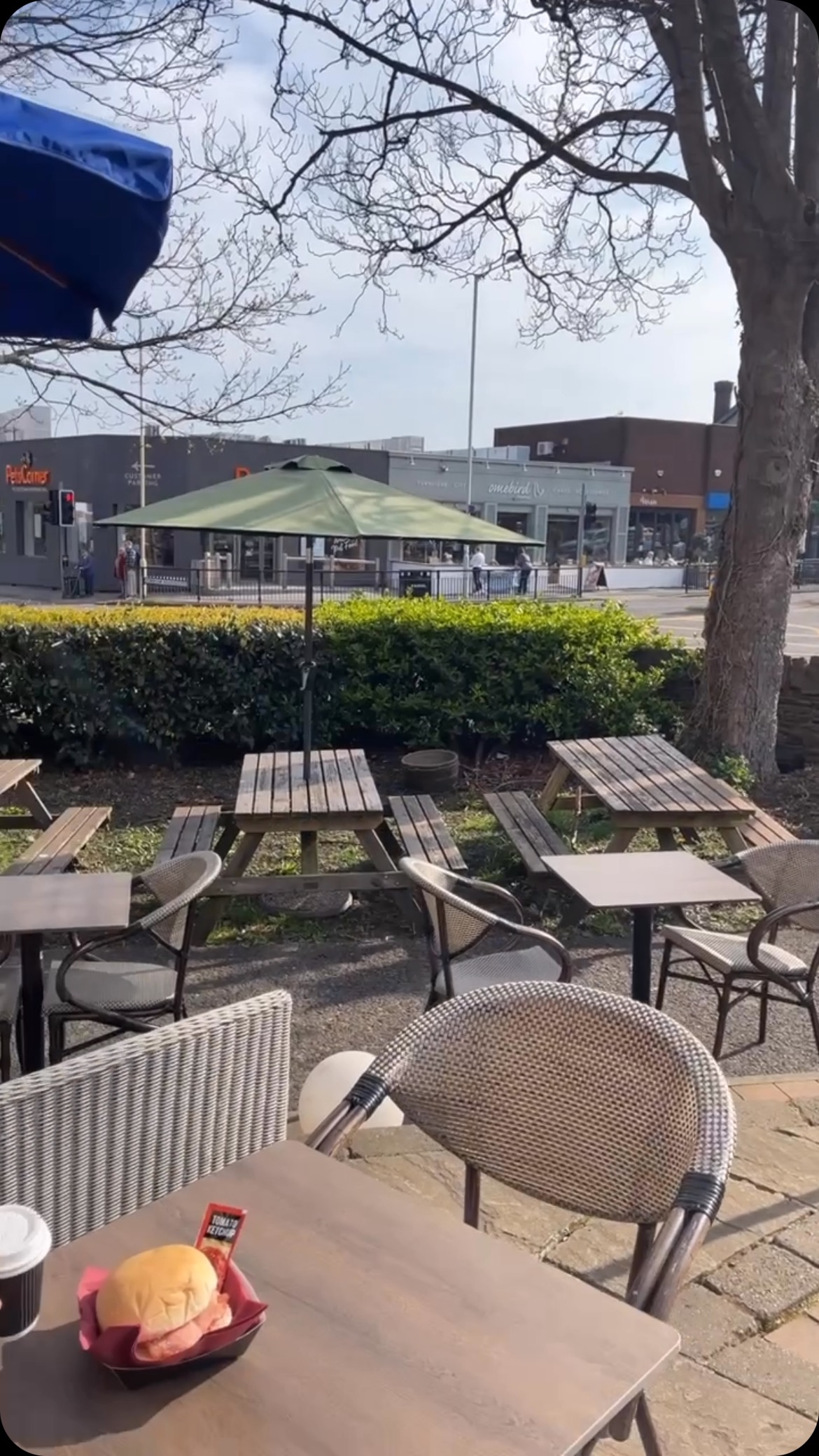 Get the perfect view at 107 this Sunday for the annual egg run 👀🐣🏍️
Book in for a delicious breakfast to get your morning started or pop by for a takeaway bacon batch and tea/coffee for only £6.95!!
We have lots of seating outside with the ultimate view!! ☀️🕶️