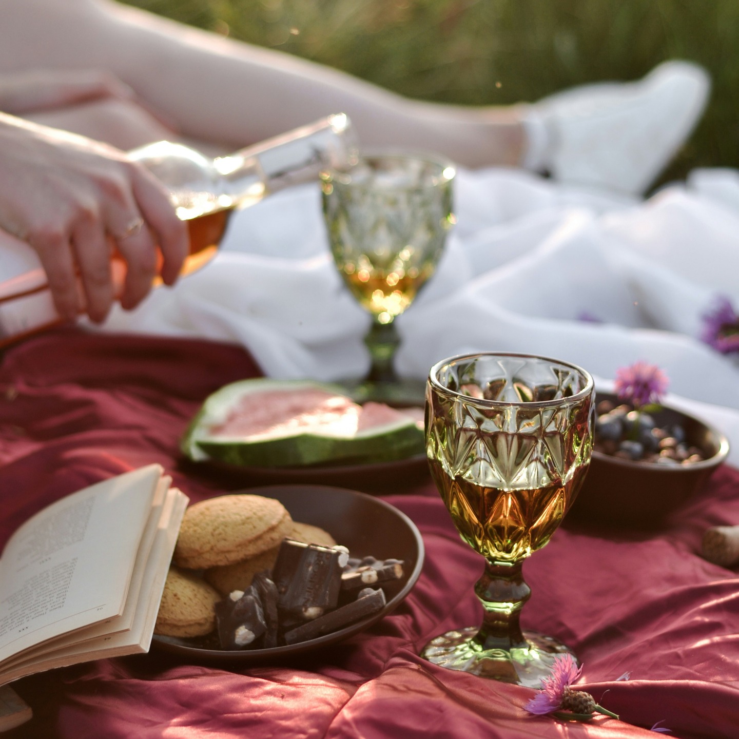 Summer Breeze Essentials 3-Pack Now Available😍
It’s Friday, and we’re ready to raise a glass!🥂
Kickstart your spring and summer with this 3-pack of our top wines—ideal for the many sunny days ahead! Your go-to for celebrating the upcoming warm days and relaxing in style. Cheers!🌻
Included:
2022 Grenache Rosé
2024 Albariño
2024 Tannat Rosé
https://www.estrellanortewines.com/product-page/summer-breeze-essentials-3-pack
