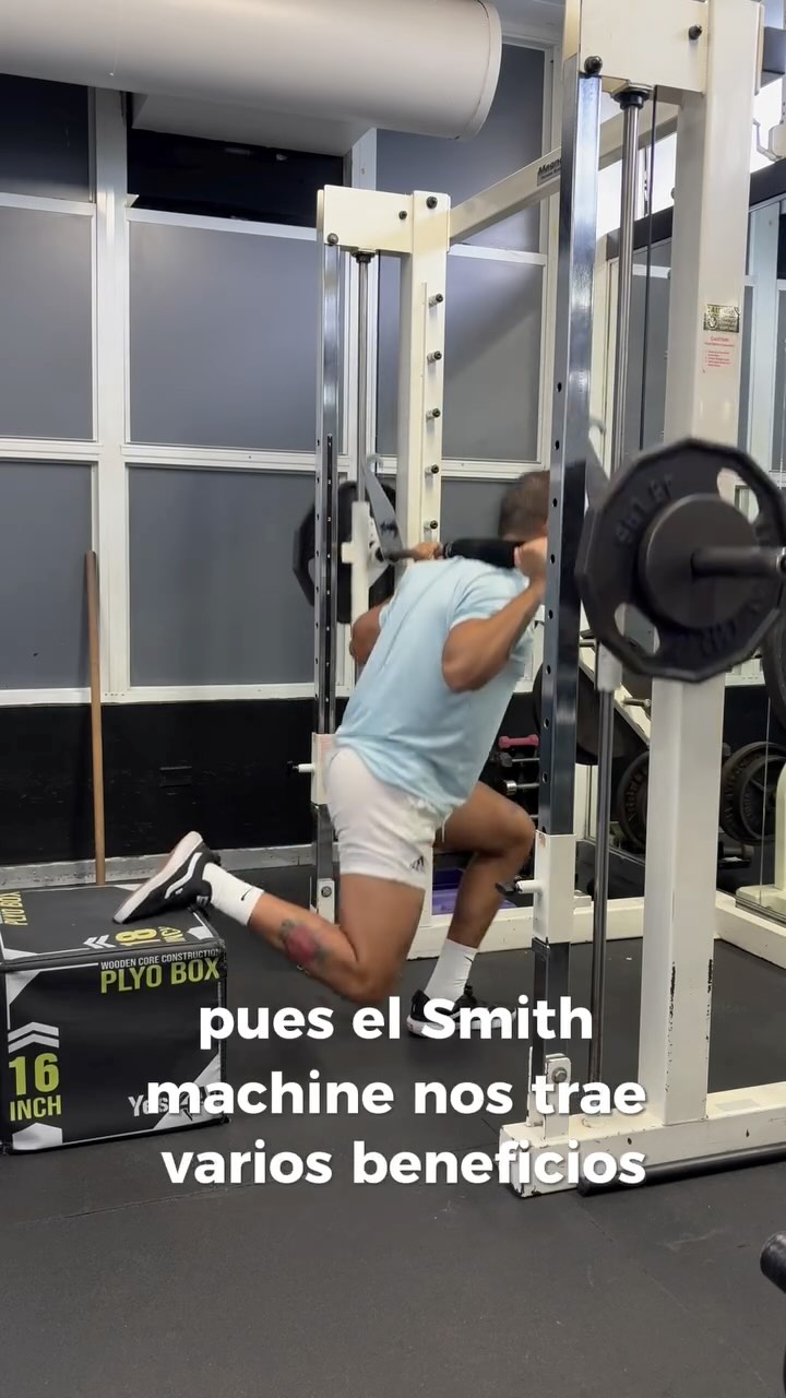 El Smith Bulgarian Squat es uno de los mejores ejercicios para trabajar las piernas.
1. TE BRINDA ESTABILIDAD
2. NO TIENES QUE PREOCUPARTE POR EL GRIP
3. TRABAJA LA PIERNA COMPLETA Y CORRIGE IMBALANCES
Inténtalo y me dejas saber en los COMENTARIOS 💪🏽🔥
#BuiltDifferent