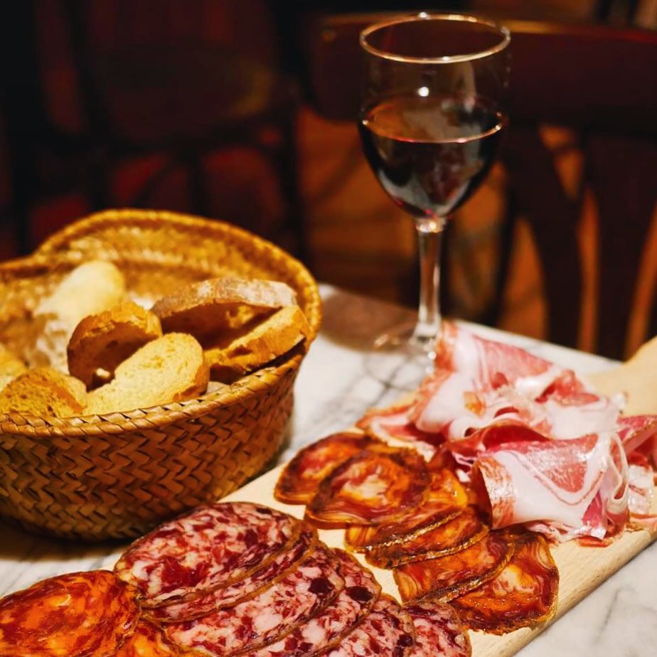 El plan perfecto de fin de semana 🍷🧀