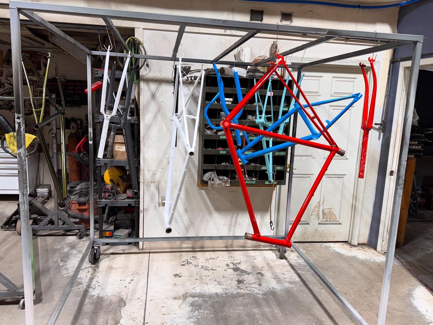 So many bicycles this week! We love it, keep them coming!