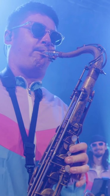 “Kave Doz” live in Düsseldorf with @samgreenfieldmusic 🎷