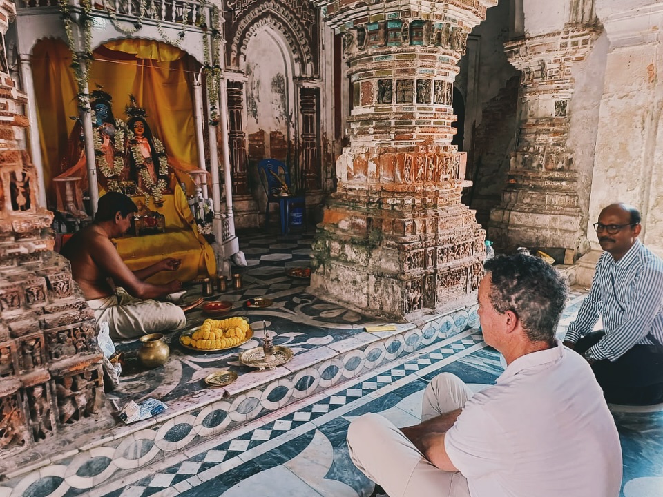 When we seek blessings (in any form) wherever we go, we are not only opening our hearts to new experiences, we are also expanding our presence and radiating even more positive energy into the world.
Expanding #lovewithabncruises 💗
#assambengalnavigation
#abnrajmahal
#gangesrivercruise
.
.
.
#brahmaputrarivercruise #smallshipcruises #smallshiptravel #rivercruiseexpert #rivercruiser #conscioustravel #slowtravels #boattravel