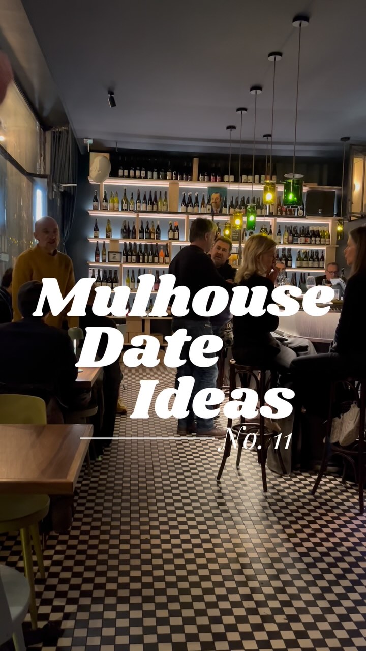 Mulhouse (et aux alentours !!!!!) Date Ideas No. 11💡 (deux idées à faire avec ton ou ta chéri.e ou tes ami.e.s)
Stop 1: Prendre l’apéro au bar à vin @surnaturel_mulhouse 🍷🍴
Stop 2: Assister à une rencontre littéraire à la librairie @47_degres_nord 📚🎤🧠
(ici c’était Paul Evangelopolous, auteur d’un livre de cuisine grec, en collab avec @lecomptoirdemessenie, accompagné d’une petite dégustation ! 🇬🇷)
Vous connaissez ?
Bon dating! ❤️🔥
.
.
.
#mulhouse #alsace #jaimemulhouse #mulhouseville #hautrhin #dateideas #ideessorties #sortir #ideesortie #weekend #dating #entreamis #amis #friends #autourdemulhouse #68 #tourismealsace #bar #apero #evenement #rencontrelittéraire #baravin #vinnaturel #naturalwine #winebar #books #bookstore #librairie #uneboucheeaday