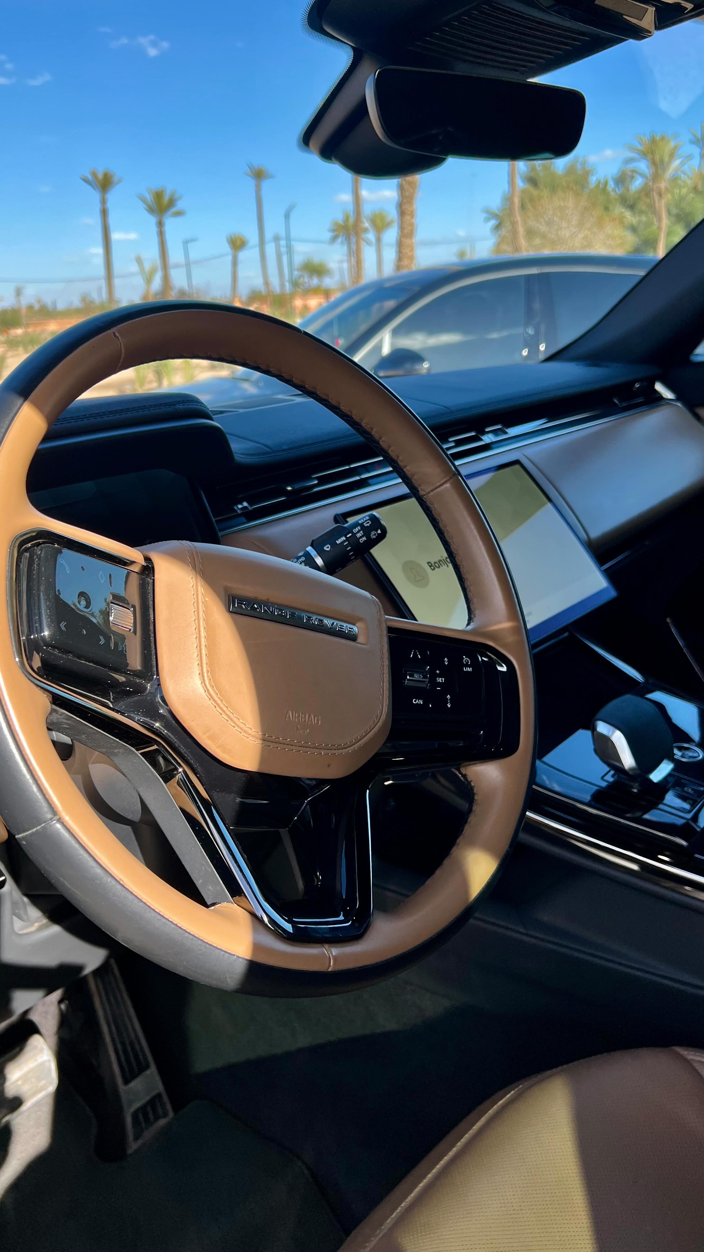 Book your Range Rover Sport D300 dynamic SE 2024 now
+212 7 01 01 03 03
.
.
.
#cars #marrakech #travel #luxury #morocco #halfmoon #speed #RangeRover #comfort #elegant