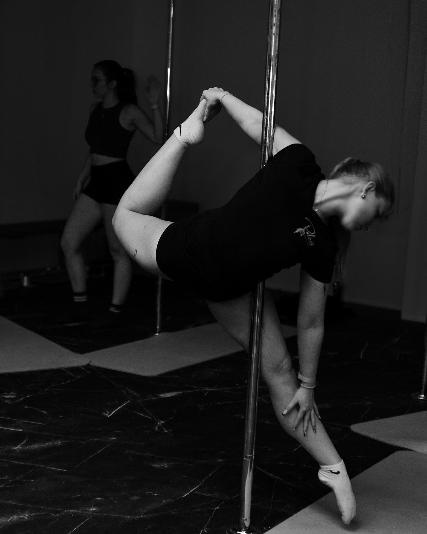 Die ersten Eindrücke von der @ladys.tattoo.con 2025
Vielen Dank für die tollen Eindrücke die @bildwerk_bysarahfleige festgehalten hat 💚
Du hast Lust auf ein neues Hobby? Dann melde dich für den nächsten Anfängerkurs an 💪🏼
Models: Bella, Leni, Josie, Caro
Fotografin: Sarah
#poledance #shooting #fotografie #sport #womenempowerment #pdtrick #pdbeginner
