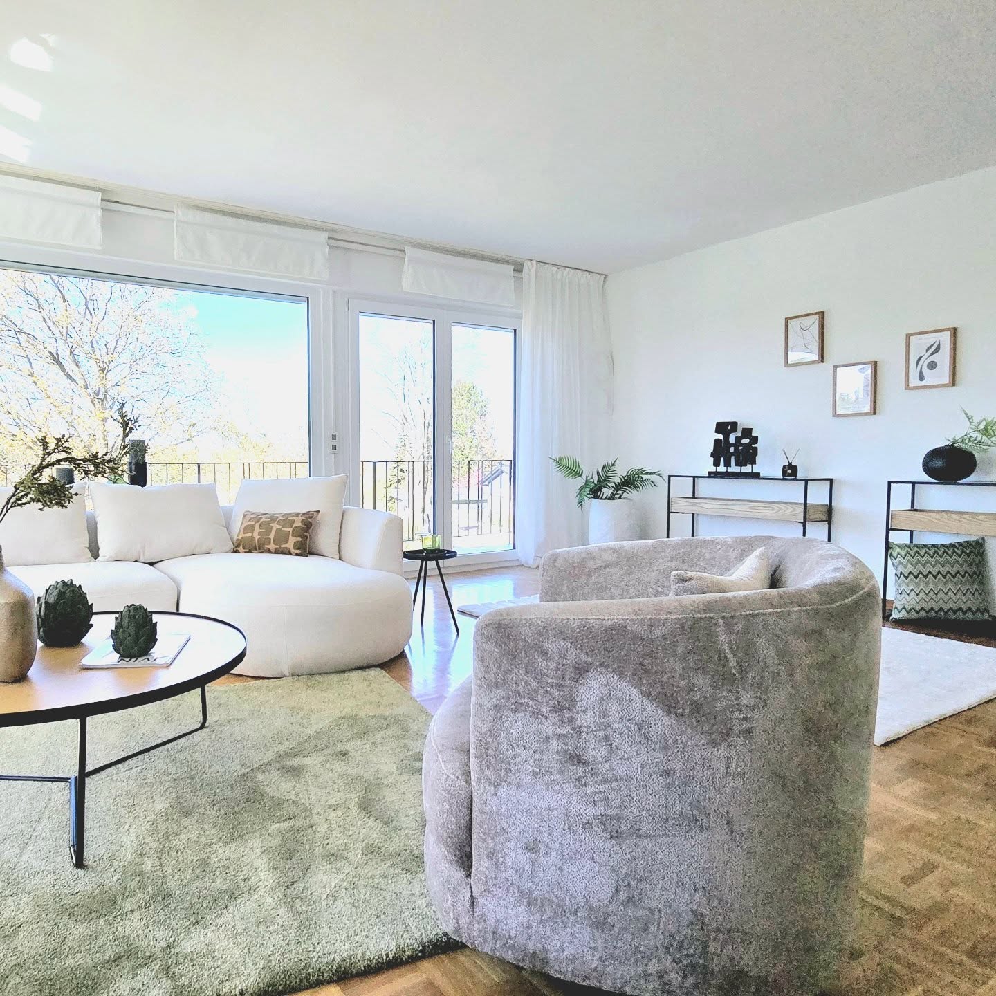 Same procedure......
Und wieder einmal eine Erbimmobilie, die mit minimalem Renovierungsbudget auskommen musste.👌🏻💪🏻
Ja! Und Home Staging natürlich!
Ohne das geht's nicht!!! 🎯
Ohne Home Staging fehlen Reiz, Neugier, Beachtung, positive Emotionen, Motivation und Entscheidungshilfe. Also worauf wartest Du? 😃
#homestaging #homestagingprofessional #immobilienpräsentation #immobilien #immobilienverkauf ##immobilienmarketing #immopreneur ##bonn #rheinsiegkreis #köln #rheinland