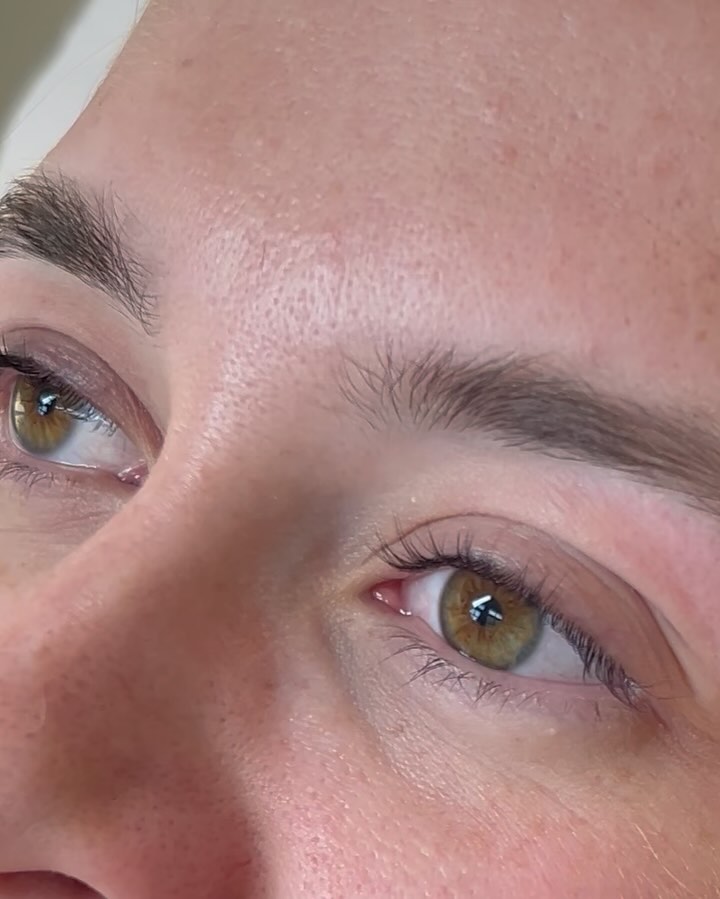 Natürlicher Schwung, individueller Ausdruck 🪽✨
Lash Lifting für den perfekten Blick – pur oder mit Mascara ein echter Hingucker!
#lashlifting #lashboom #naturalbeauty #studioblueneburg #nomascaraneeded