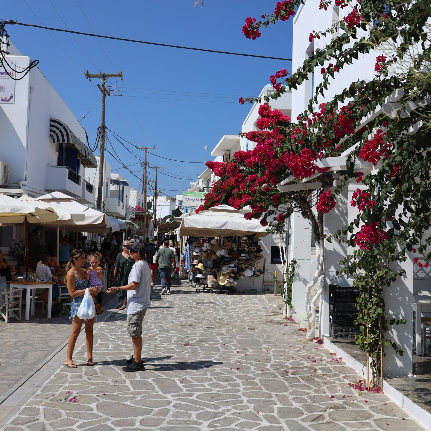 The main street of Antiparos
#greek
#mygreece
#greekholiday
#greekholidays
#gresk
#greece
#cyclades
#cyclades_islands