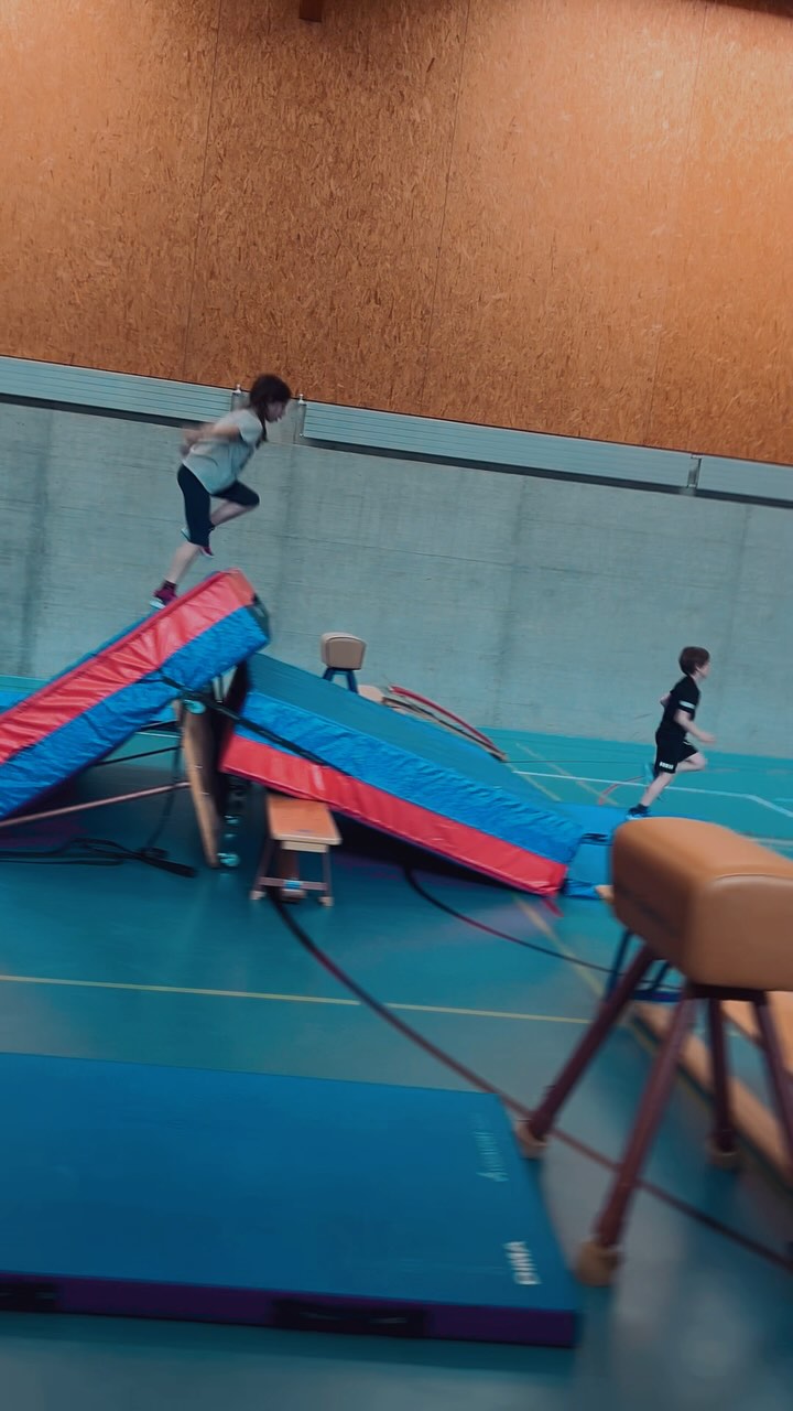 Il nostro obiettivo è quello di creare similitudine tra il sentirsi libero e il senso di responsabilità #parkour #bambini #sportkids #scuolaparkour