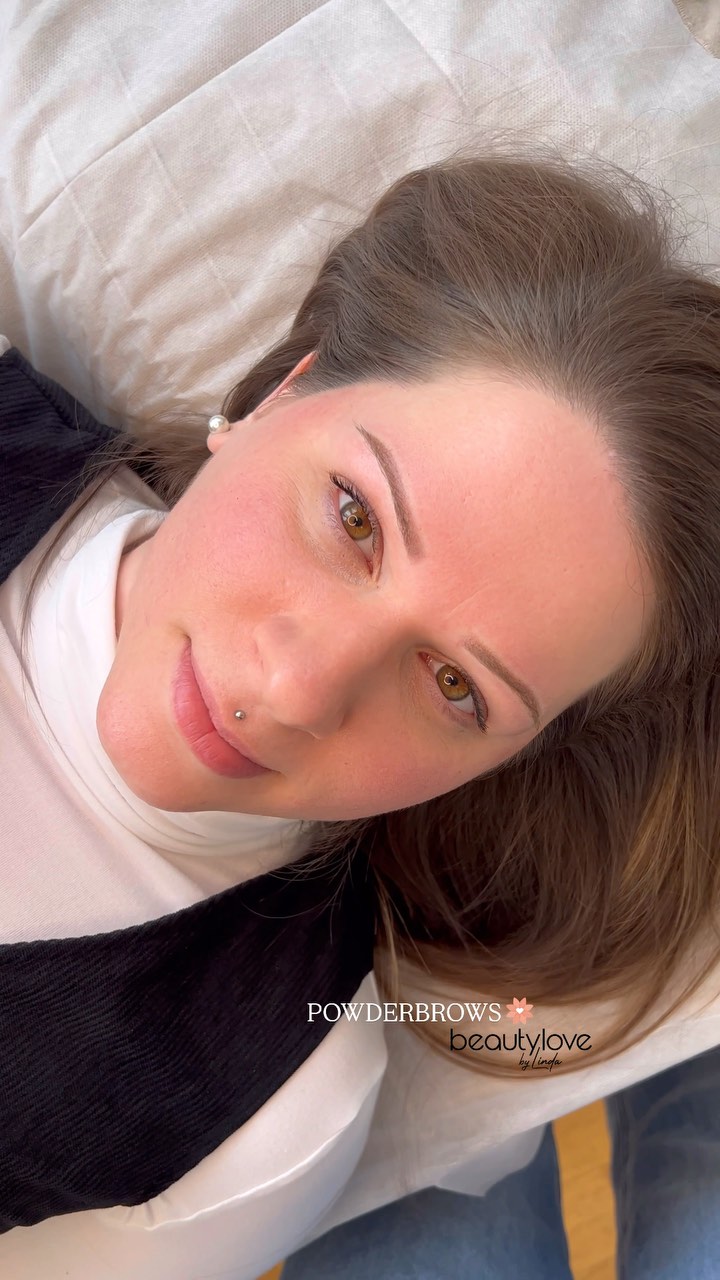 POWDERBROWS 🧡
wie gefällt Euch diese wunderschöne Veränderung? 🫶🏼
meine Kundin war begeistert😍
#permanentmakeup #pmuartist #beauty #beautylove #linz #pmulinz #naturallook #powderbrows #browtattoo #eyebrows