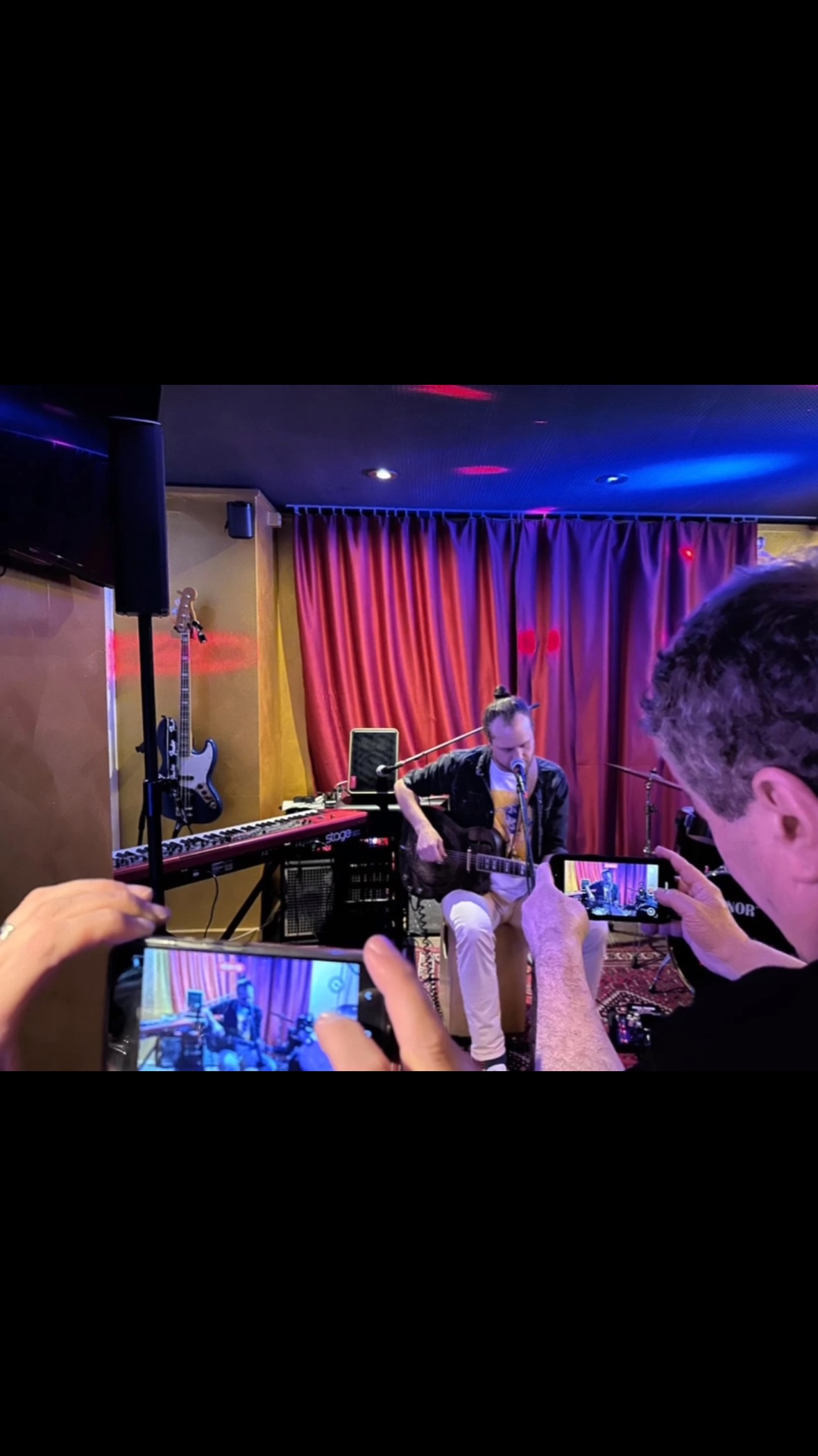 Open Mic Night - April 2025
What a Night!๐ค ๐ถ
Thankโs to all musicians and guest. Weโve had such a wonderful Open Mic Night!โค๏ธ
If you love music as much as we do, dont miss the next one in May!
Every First Friday of the month @roxy_musikbar !๐
#livemusic #roxymusikbar #openmicnight #zรผrich #singersongwriter #pop #rock #country