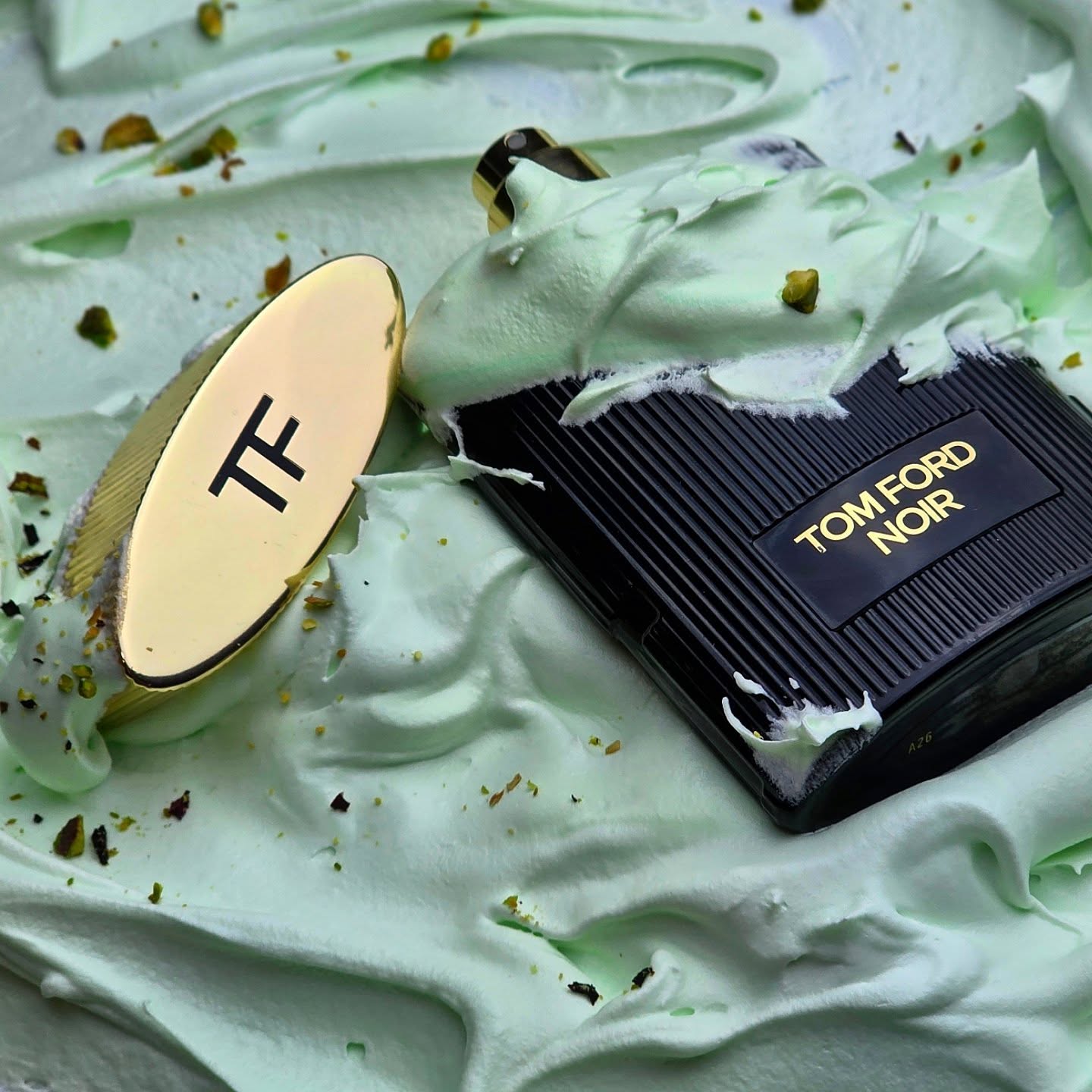 If this is what Kulfi smells like, I need to try it. Noir Pour Femme by Tom Ford.
.
.
.
.
.
.
.
Top notes are Ginger, Bitter Orange, Mandarin Orange and Bergamot; middle notes are Kulfi, Rose, Orange Blossom and Jasmine; base notes are Vanilla, Amber, Sandalwood and Mastic or Lentisque.
.
.
.
.
.
.
#perfume #perfumecollection #designerperfume