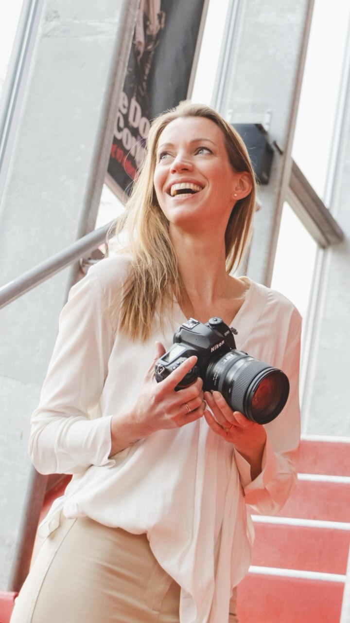 Een paar weken geleden maakte @destrandharker dit portret van mij in het zand. Hoe tof! Lijkt dit jou leuk om toe te voegen aan je bruiloft of strand shoot? Uiteraard met mooie foto’s én drone beelden. Laat het ons weten.
#daniellebosschaartphotography