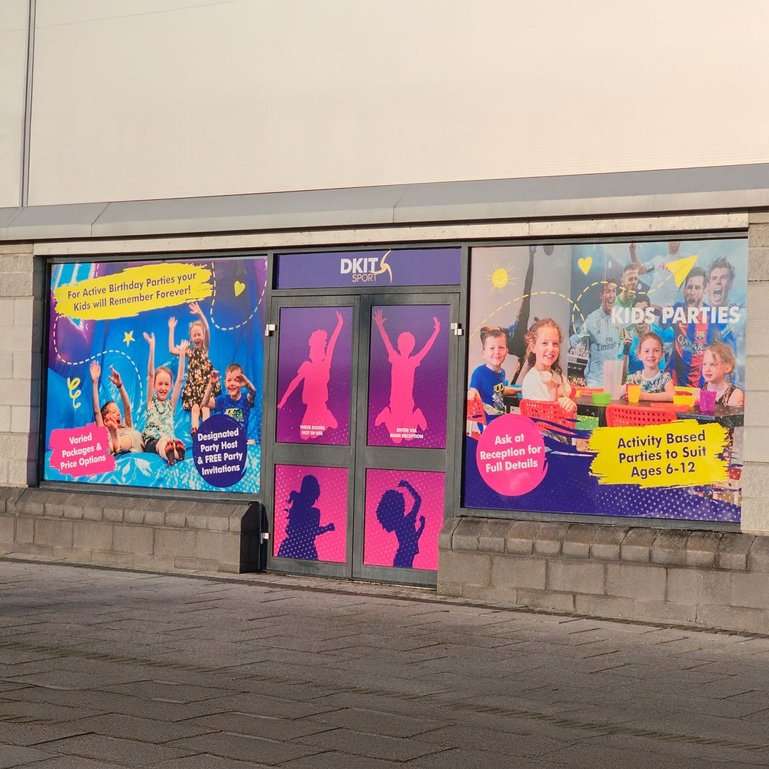Promotional window graphics for DKIT Sport
We installed these graphics to highlight their parties service, a fun and effective way to grab attention .
Thanks to the team at DKIT Sport for having us on board!
📍 Dundalk, Ireland
#BrandmarkSigns #WindowGraphics #PromotionalGraphics #DKITSport #EventBranding #CustomSignage #DundalkBusiness #InteriorGraphics
