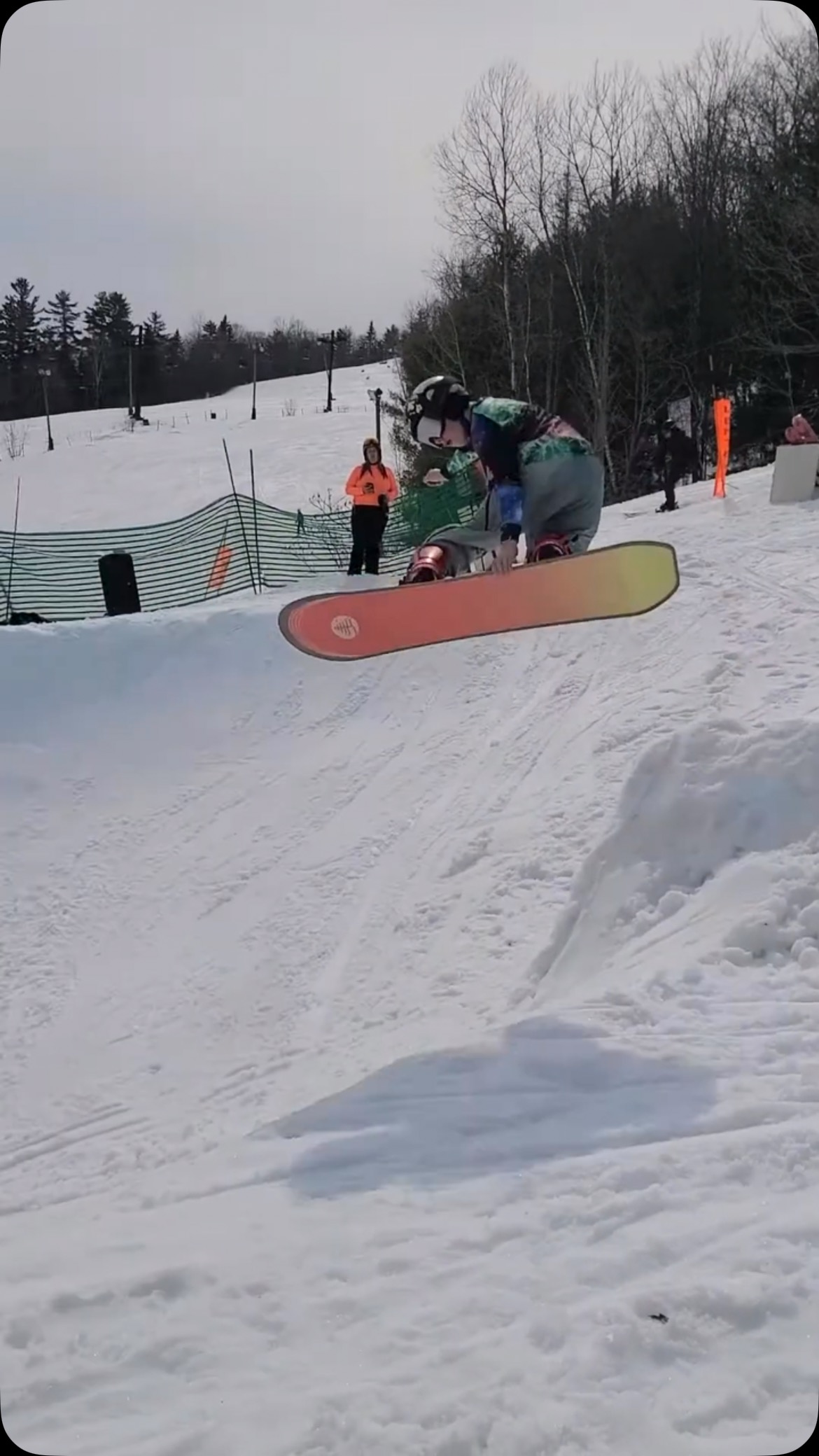 🔥Pipe Session RECAP – @centre_vorlage 2025 🔥
What an incredible day at Vorlage for our Grom halfpipe event! The energy was high, the stoke was real, and the talent on display was next level. Huge thanks to @centre_vorlage for hosting us and supporting youth snowboarding—we couldn’t do this without your awesome team and facilities.
To all the parents who came out and cheered from the sidelines, and to the riders who brought their A-game and big smiles, thank you! You made this event what it was: fun, friendly, and full of progression.
Big love to our crew at the Mavericks Snowboard Club for pulling everything together and keeping the vibes positive and inclusive. If your kids had fun, or you’re looking to get them into snowboarding, check us out—this is just the beginning. https://www.mavericks-snowboard.com/
We also want to give a massive shout out to our sponsors for hooking us up and supporting grassroots snowboarding: @mthydrogroup @ride_snowboards_on_ @k2snow_on (extra high fives!) @686snow @unionbindingco
Speaking of @k2snow_on -thank you for donating a snowboard to the event! Our prize went to a ripper who threw down a backie into the pipe and had the whole crowd going wild. Congrats to our winner—you earned it!
We’re already stoked for next season, and you should be too. We’ll be back with more events, more giveaways, and more chances for young shredders to progress and fall in love with the sport. Let’s keep growing this amazing community together.
See you next season!
🏂❤️ – The Gathering Groms & Mavericks Snowboard Club
#teammavericks #gromsnowboarding #snowboarding #gromlife #grom