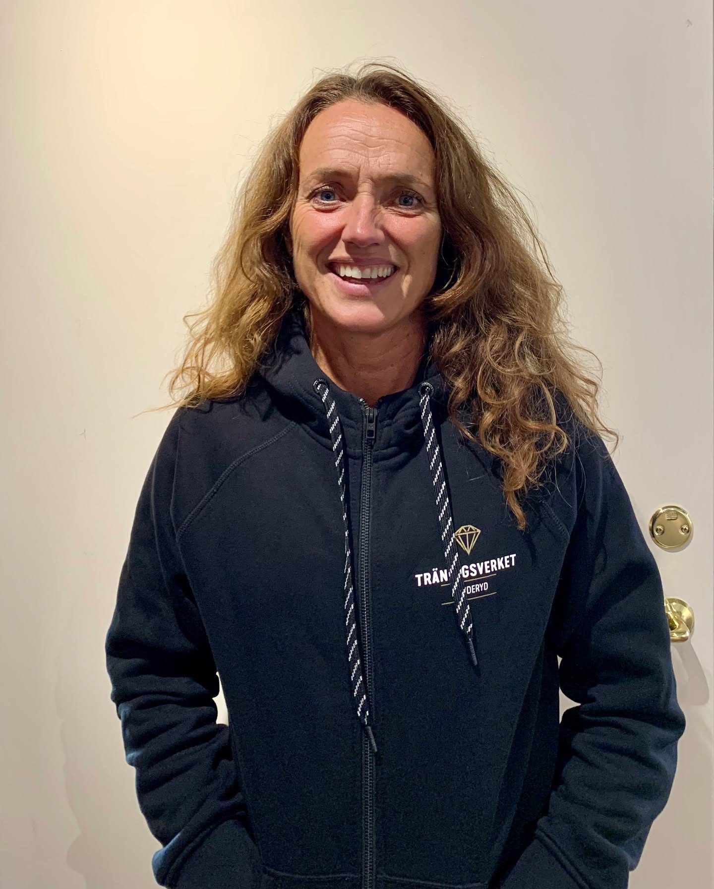 Vi är glada att meddela att vår instruktör Tina gärna vill spendera mer tid med våra härliga medlemmar på Träningsverket genom att erbjuda personlig träning! 💪
Tider finns att boka via Tina, tittibohman@gmail.com eller receptionen, på söndagar efter kl. 17.00, tisdag och torsdag efter kl.19.00. #träningsverketdanderyd #personligträning