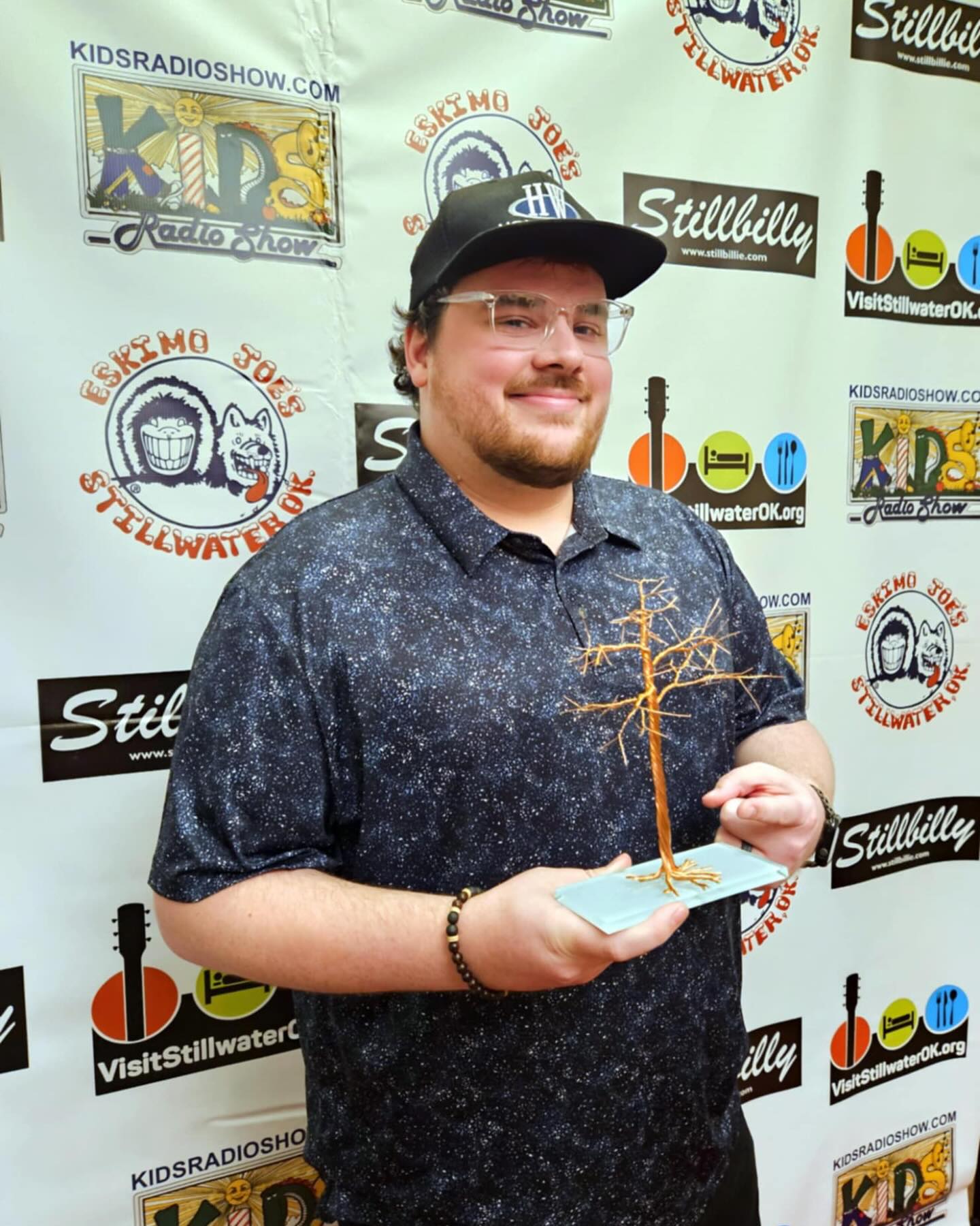 Red Dirt Film Festival was one of the first Oklahoma festivals I ever played as a filmmaker, so it was kinda cool to go back this weekend and take home Best Director for my work on FLINT. Thanks for being so kind Stillwater - even after all those years I spent in Norman! ❤️🙏🎥🎞️ #indiefilm #okiefilm #oklahomafilm