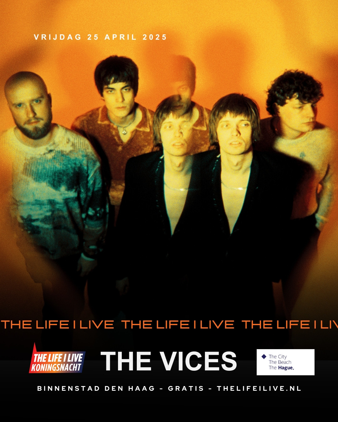 • The Vices x Life I Live – 25 april, Den Haag •
Rauw, energiek en vol spelplezier – The Vices brengen een flinke dosis alternatieve rock naar Life I Live! Deze Groningse band mixt catchy melodieën met een onvoorspelbare, rebelse sound en staat bekend om hun explosieve live shows. Hun muziek ademt de vrijheid van britpop, de rauwheid van garage rock en de speelsheid van surf.
Met optredens op Pinkpop, Best Kept Secret, Sziget en zelfs SXSW in de VS, hebben ze zich bewezen als een live-act die je gezien móét hebben. Afgelopen jaar tourden ze dwars door Noord-Amerika met een ambitieuze 26-steden tour en zetten ze elk podium in vuur en vlam. En alsof dat nog niet genoeg is, organiseren ze ook hun eigen festival: ViceFest – een concept dat inmiddels grenzen overstijgt met edities in Londen, Antwerpen, Berlijn en Boedapest.
In februari 2025 verschijnt hun langverwachte tweede album "Before It Might Be Gone", waarmee ze opnieuw een spannend hoofdstuk toevoegen aan hun muzikale reis. Met hun rauwe energie, onuitputtelijke enthousiasme en een geluid dat zich niet in hokjes laat plaatsen, zijn The Vices dé band om live te beleven. Verwacht een show vol energie, chaos en keiharde gitaren! 🔥
📍 Binnenstad Den Haag
🫰🏼 Gratis
🎶 Vanaf 18:00
#TheVices #LifeILiveFestival #DenHaag #Koningsnacht2025