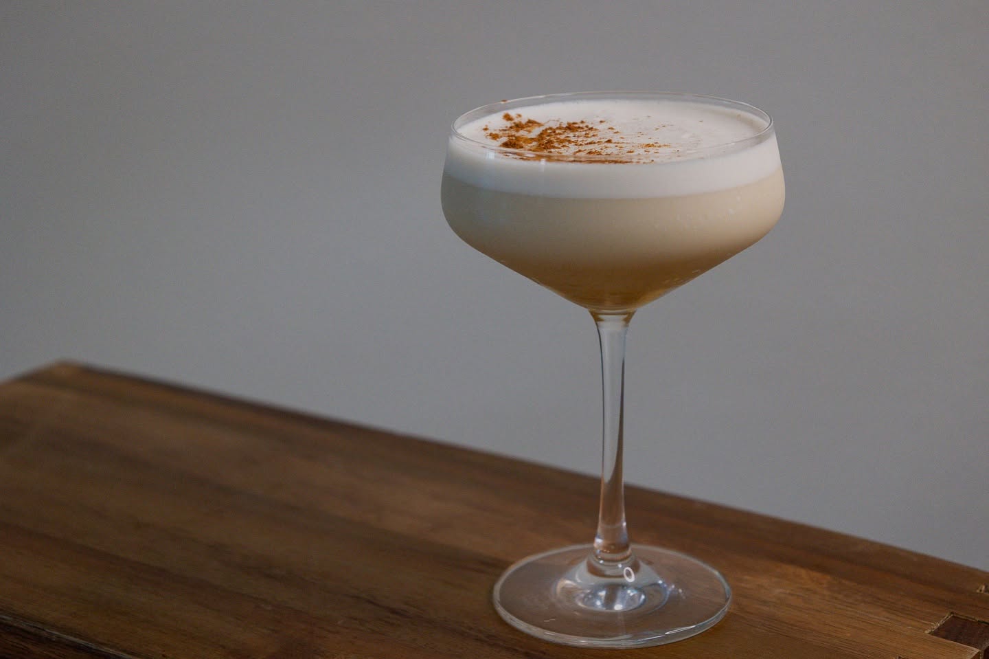 Today is giving Dirty Chai Martini. 🍸 One our fall/winter cocktails with @simplevodka and the pure coupe glass.
#barcatering #dallascaterer #chai #martini