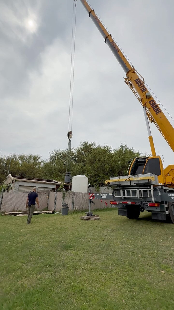 1 ton, 2 ton, 3 ton... 10! 💪
It was awesome teaming up for this water pump removal — heavy, dirty, and exactly our kind of job.
Big shoutout to @longhornjunkremoval for the assist!
Already looking forward to the next one.
#DashAwayJunkHauling #JunkRemovalTeamwork #HeavyLiftingCrew #AustinJunkRemoval