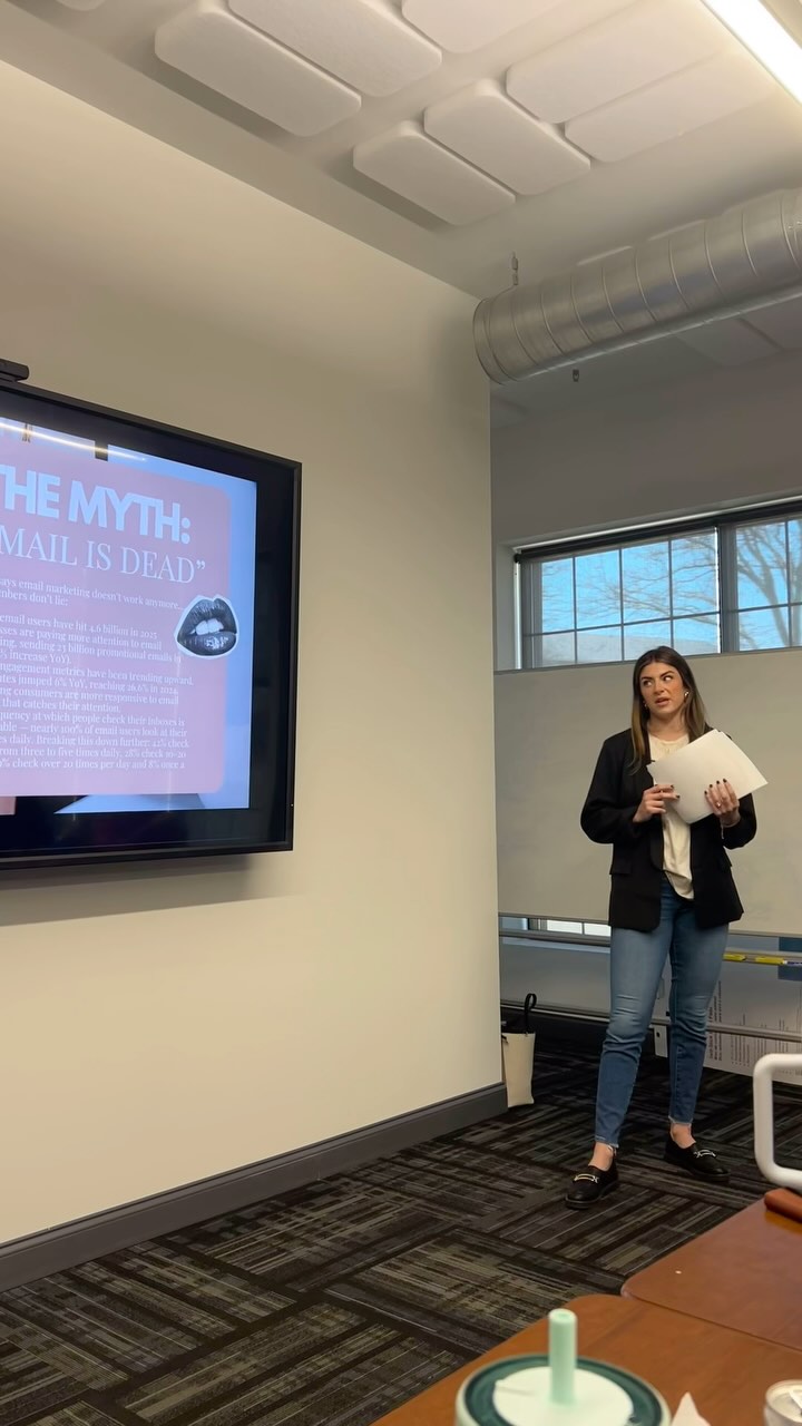 We had a full house today for our April Lunch & Learn with Natalie Gorman of @soshealcirclemarketing 🙌✨ She dropped major knowledge on why email marketing is underrated AF and how to actually use it to grow your biz in 2025. Huge thanks to everyone who came hungry to learn (and for lunch)! 💌🔥 #IrontekEvents #EmailMarketing #CoworkingCommunity #BeloitBusiness #LunchAndLearn