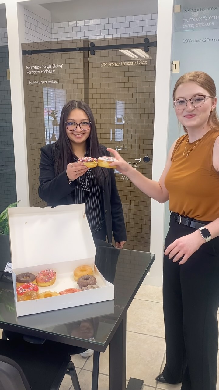 Shoutout to @bethdeverreglass for brightening our day with a sweet treat!! Thank you for this thoughtful gesture 🤗🫶
We are grateful to have an incredible network of awesome businesses that we can refer our clients to when they are in need of a service we don’t offer. That’s what community is all about, supporting one another and lifting each other up. Kindness is contagious!!