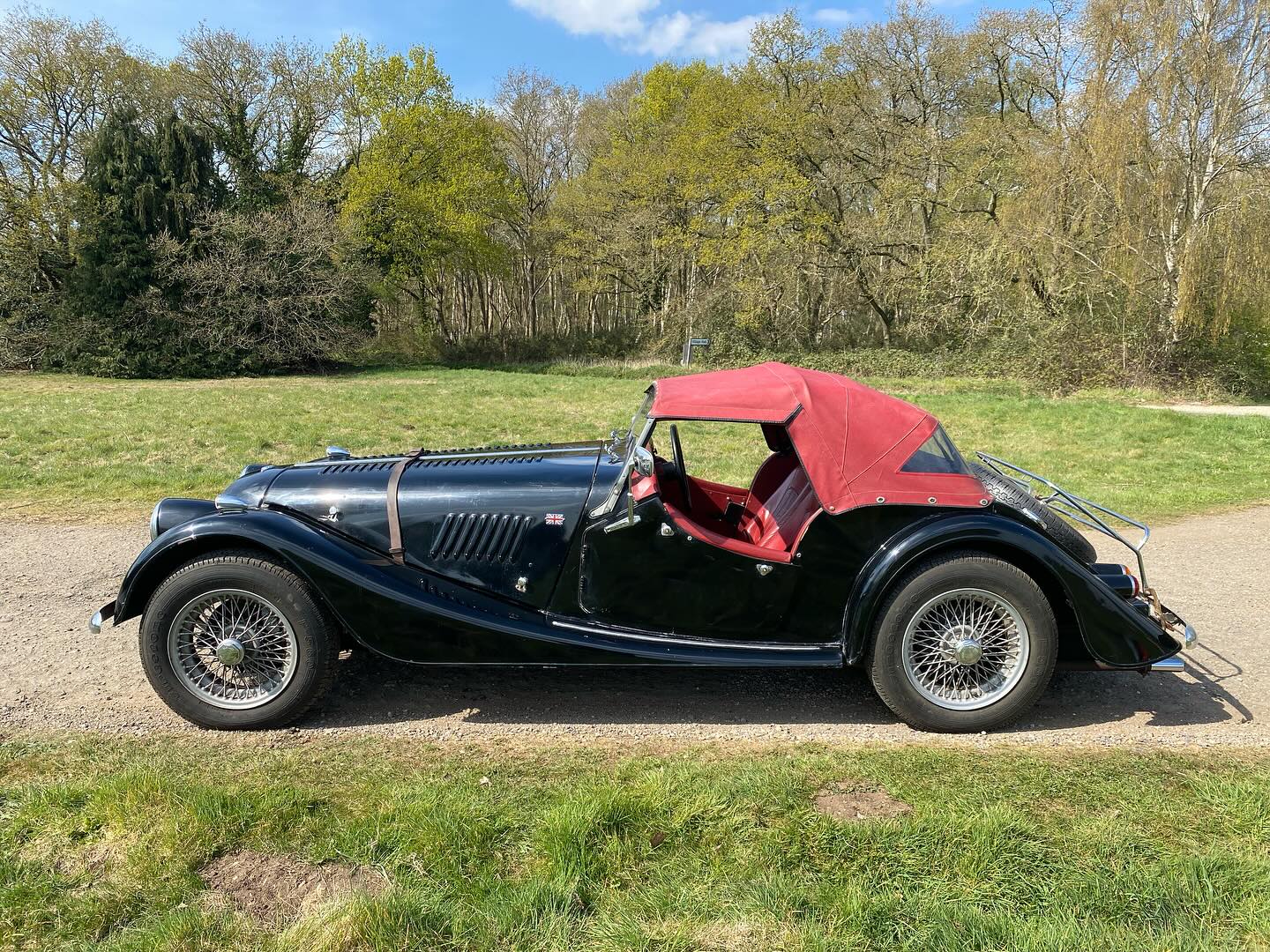I was fortunate enough to enjoy this lovely little Morgan in the sunshine this morning. A real joy to drive. It’s coming up for sale at an extremely competitive price so do get in touch if you’re interested.
#morgan #classiccars #sportscars #vintage #cars