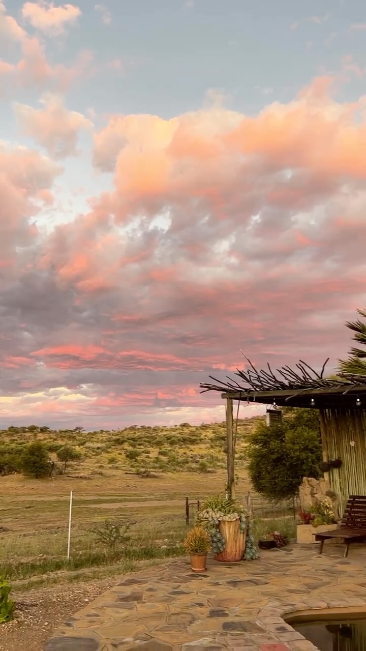 This is no ordinary place 🥹🌦️
📍Simmenau Farmstay, Namibia
#namibia #sunset #travelnamibia #iknowaplace #idreamnamibia