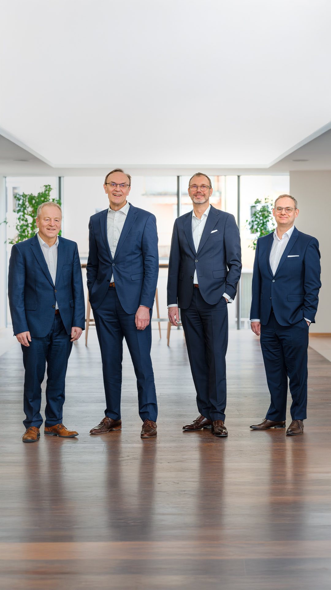 Vorstands-Shooting der Sparkasse Nordschwaben📸
Anlässlich der Fusion der Sparkasse Dillingen und der Sparkasse Donauwörth 🤝durften wir die vier Vorstände der Sparkasse Nordschwaben gemeinsam fotografieren.
#huckleberryking #donauwörth #sparkassenordschwaben #fotoshooting #donauries