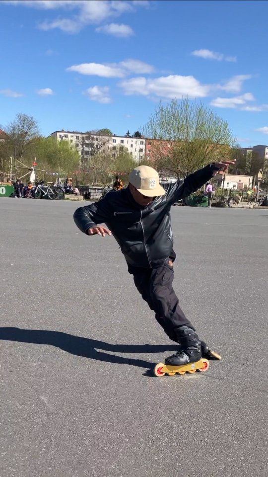 Sunny Sunday on the Feld
🎥@alex.who.skates
.
.
.
#inlineskatingberlin #wizardskating #rollerblading #tempelhoferfeld