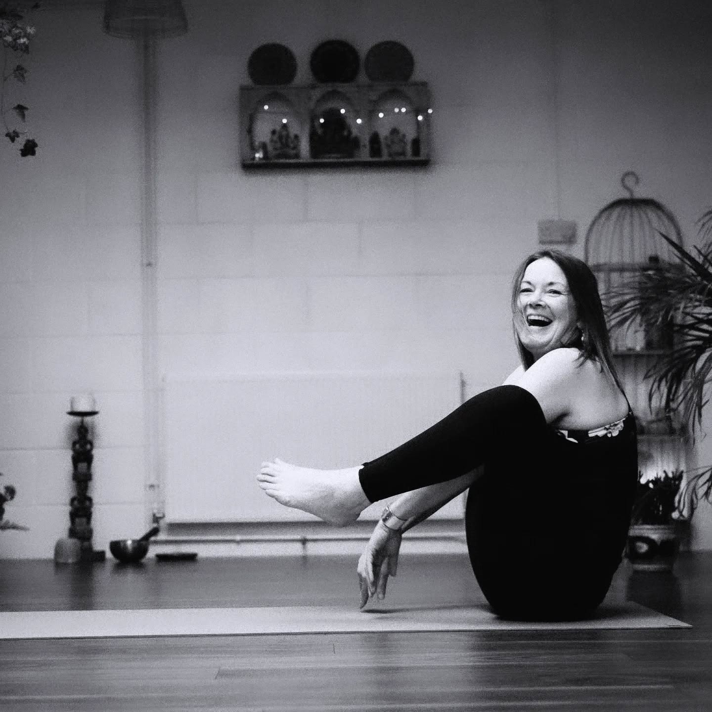 We are so excited to welcome Louise back to the Temple of Yoga team 🥰💚
Those of you who were with us in our original space back in 2018-2022 will remember her wonderful Yin classes. Well, great news, she starts back with us after Easter on Wednesday evenings at 7:30pm.
What is Yin yoga?
Yin yoga targets the deepest tissues of the body, our connective tissues – ligaments, joints, bones, the deep fascia networks of the body and the meridians through passive, longer-held poses. You will be mostly floor-based, using props such as blocks and bolsters to support the body in poses held for up to five minutes. Expect to feel deep sensation, and a deep sense of release.
This class is suitable for everyone and perfect as an antidote to busy lives, stress and anxiety. The longer holds are also perfect if you eant to improve ypur flexibility, whether you spend all day sitting or have tight achey muscles from the gym or playing sport.
I will be there on the regular! I hope to see some of you there too.
Link to book in bio as always 🙏