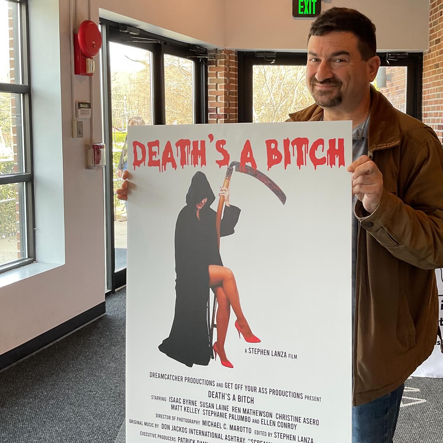 It’s been an amazing second day of screening at the @cinema_arts for the Made in Huntington Film & TV Festival!
.
We’ve had the privilege of screening creative and inspiring content from both professional and emerging filmmakers alike! Most of these films are MADE in Huntington! 🎥🎞️
.
We’ve had the pleasure of doing live Q&A’s with our filmmakers after each screening where we learned behind the scenes details on how these films were produced!
.
Don’t miss out on our feature film this evening, “Death’s a Bitch!” By filmmaker Stephen Lanza
.
#madeinhuntington #huntington #film #festival #filmfestival #day2 #creative #cinema #screening #create