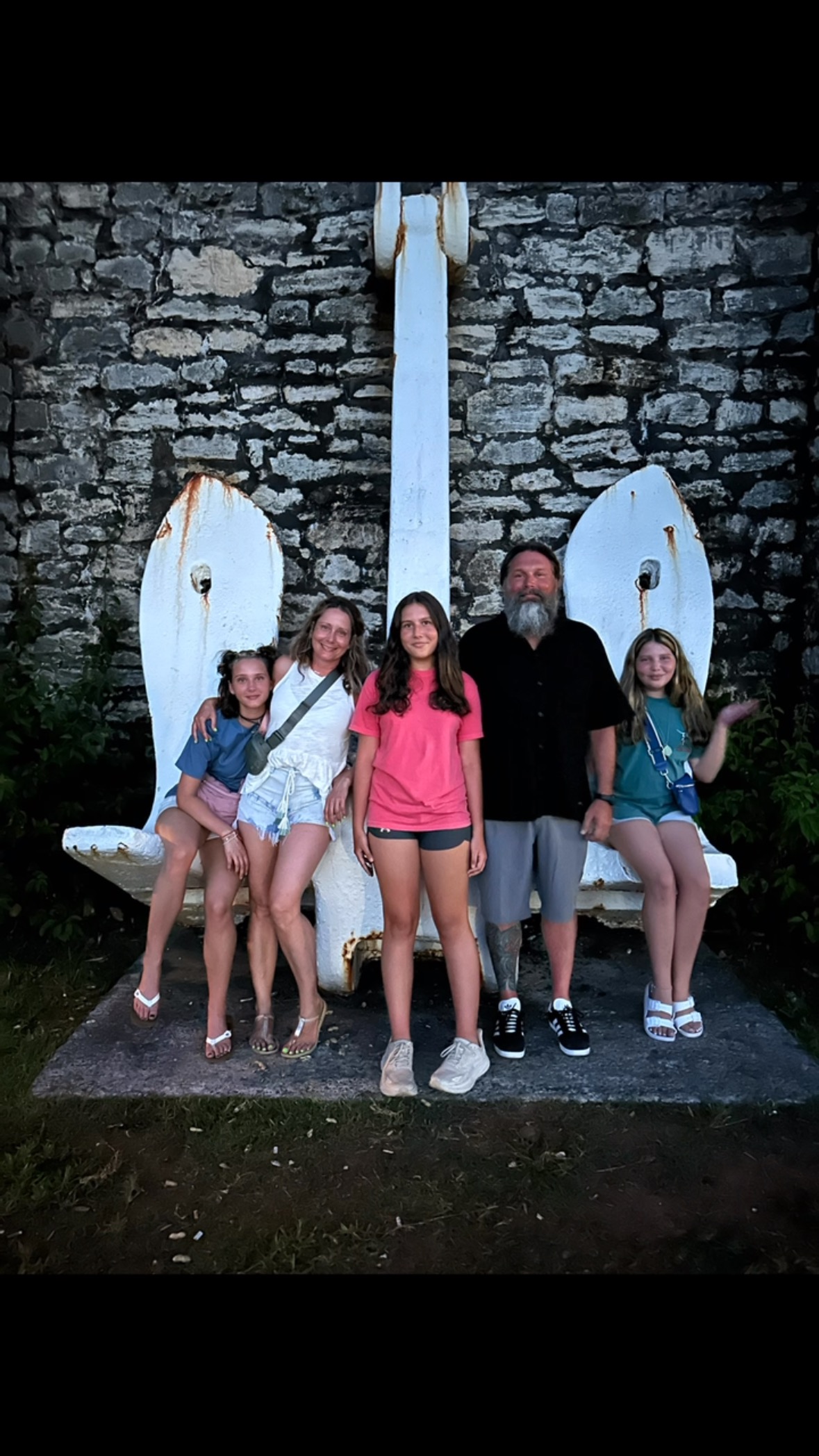 Hello my name is Lindsey✨
Owner of @Bella Bella Salon
My way is to prove I can do all things and be the best leader on the journey to success.
True leadership means empowering our team. Uplifting each other.
I believe in learning from mistakes and then growing stronger together.
✨Nothing makes me happier than making people feel beautiful by giving them great hair✨
Also setting big goals and loving my 3 beautiful girls.
Raising them to be strong women who can stand on their own.
💕TOGETHER,we’re unstoppable! 💕
#teamwork #empowerment #leadership #goals #family #girlpower #strongwomen