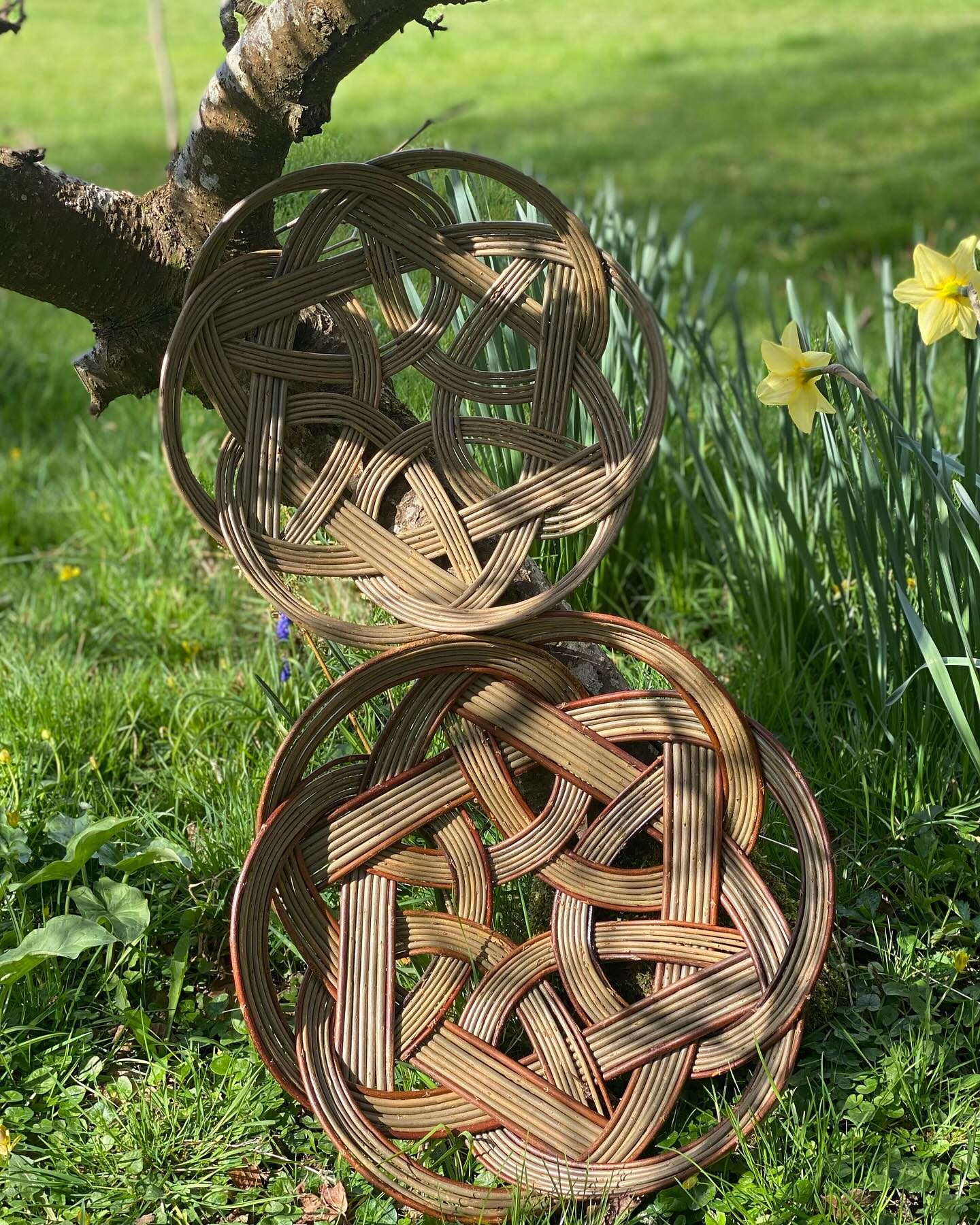 More Celtic knots made for a lovely friend 😊
I do love the flow of making these once the initial set up is complete, but it has had my brain in tatters in the past. I’ve just about made enough of them now to challenge myself to make these without looking at my notes - beats any mental agility app hands down 💪🏻🙂
#willowcelticknot #basketmaker #makingspacetomake #willow weaving