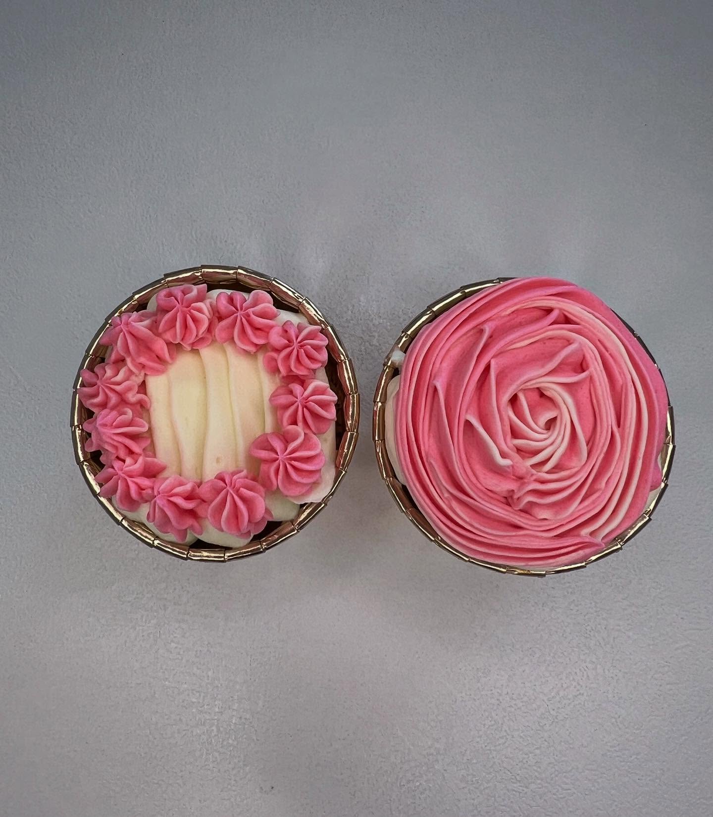 🌸🧁
.
.
.
.
#cupcake #flowercupcakes #desserttime #strijen