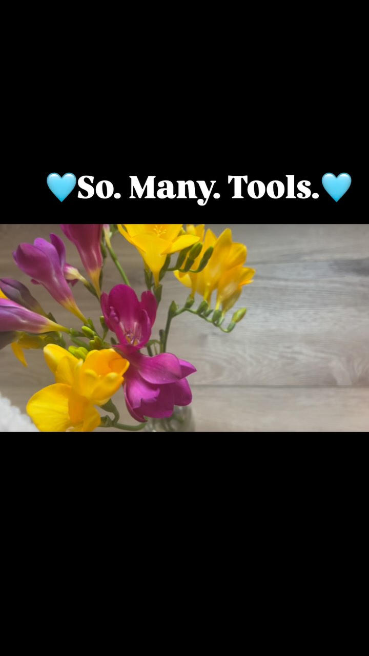 Heres’s a little peek at what the Ayurveda Spa Day was all about:
✨The Ritual Self Care
💦Oil, Oil & More Oil…all over…and everywhere
🫳Gorgeous Skin
👩🏽🦰Shiny Hair
🧠Brain Health
😌Regulated Nervous Systems
❤️Thanks for sharing your space @yogawest_napa ❤️
Hope to see y’all soon.💋
#ayurveda #rituarya #dinacharya #dailyroutine #selfcare #nervoussystem #selflove #love #oil #sneha