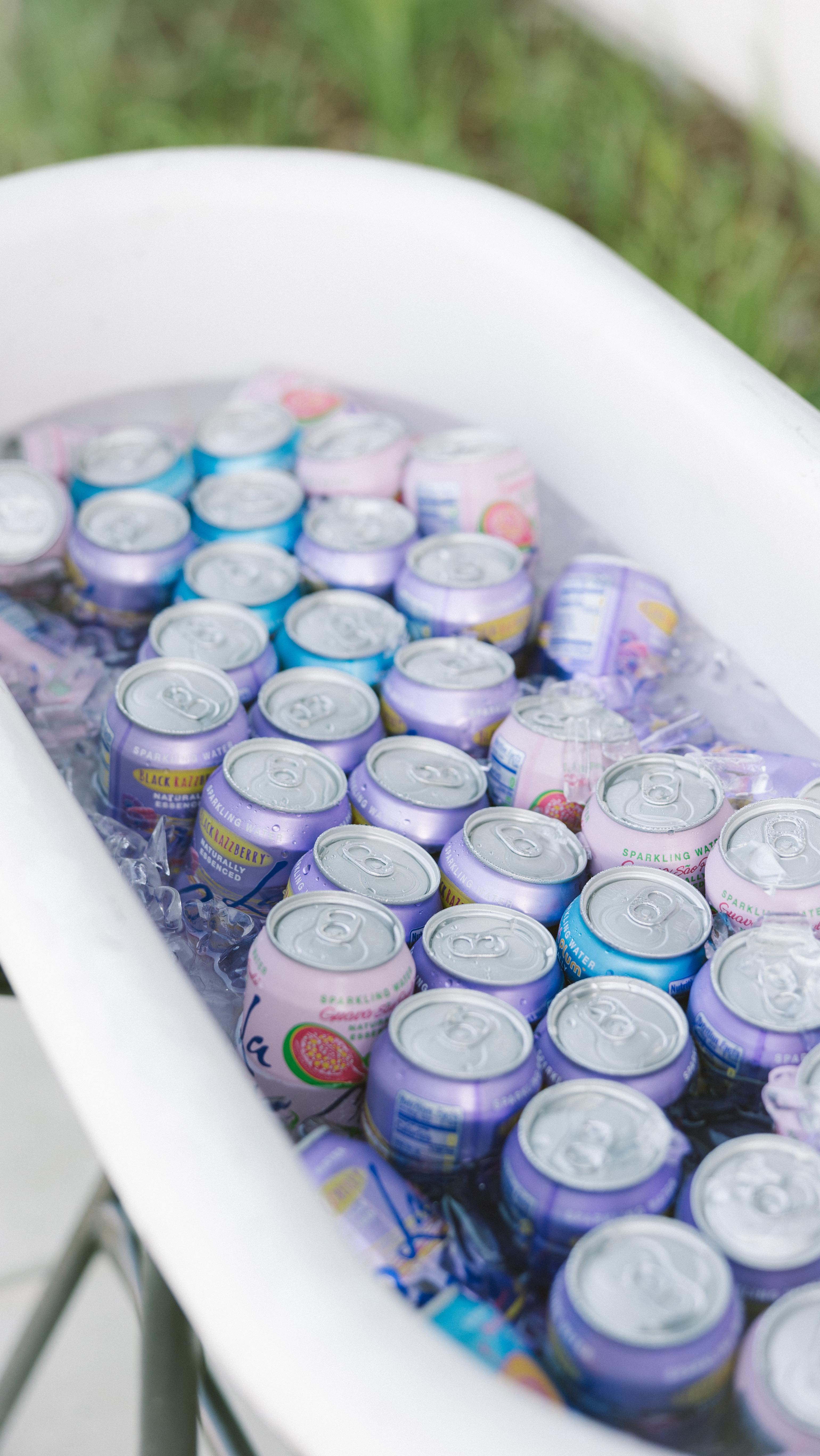 If we’re not creating a vibe before you head to college, what are we even doing? It’s grad season so don’t sleep on your tables, chairs, lounges & lighting! #stockroompicks
PICKS: Homestead tables • Paxton sofa • Elton table • Rhiannon umbrellas • Adina sofa • Oaken table • Marlo chair • Sweeney chair • Hungarian bathtub • Cast Iron bath tub