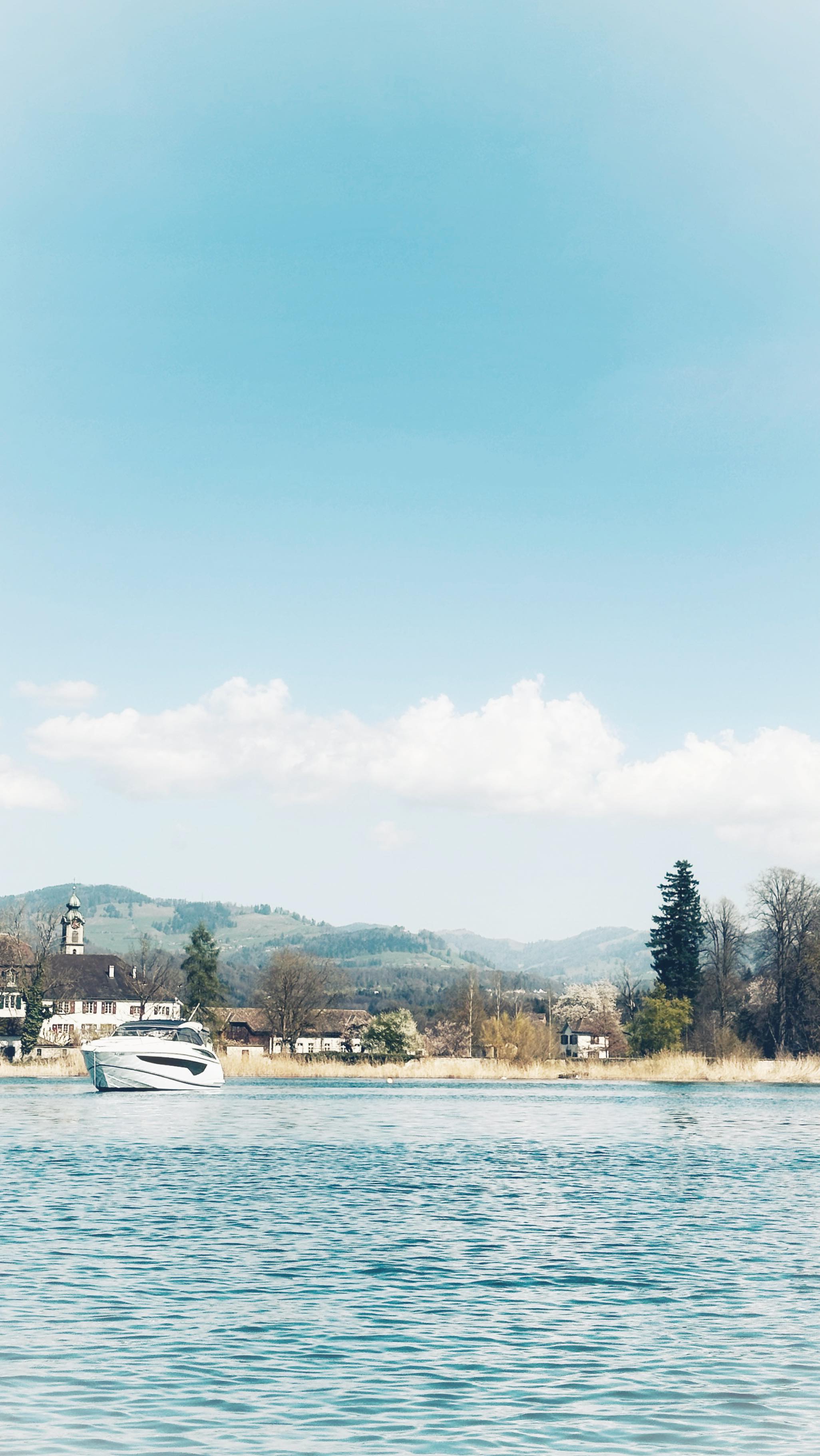 BACK TO FULL POWER..
..zwischen endlosen To‑Dos habe ich mir heute bewusst meinen Moment der Ruhe genommen!
Auf dem schönen Zürichsee, mit dem Wind, den Wellen und der Sonne, habe ich tief durchgeatmet, den Kopf freigemacht und neue Energie getankt.
Denn egal wie viel ansteht: Self‑Care heisst auch, sich bewusst eine Auszeit zu gönnen, um wieder voll aufzuladen – egal ob in der Natur oder im Kosmetikstudio. 😉
Was tust Du, um Deine Batterien wieder aufzufüllen? Teile es in den Kommentaren!
#selfcare #energieauftanken #achtsamkeit #batterieaufgeladen #auszeit #geniessen #paddelpause #takeabreath #takeatimeout #avouscosmetics #rapperswiljona #switzerland #break #inhaleexhale