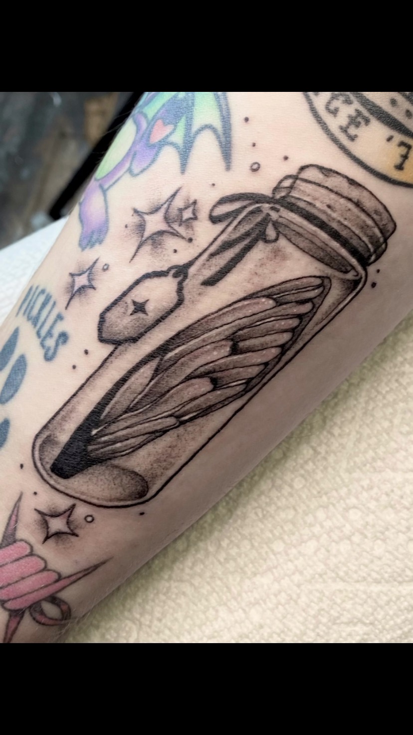 Had so much fun tattooing @darkspiritink today 💞 thanks for grabbing this piece from my flash!